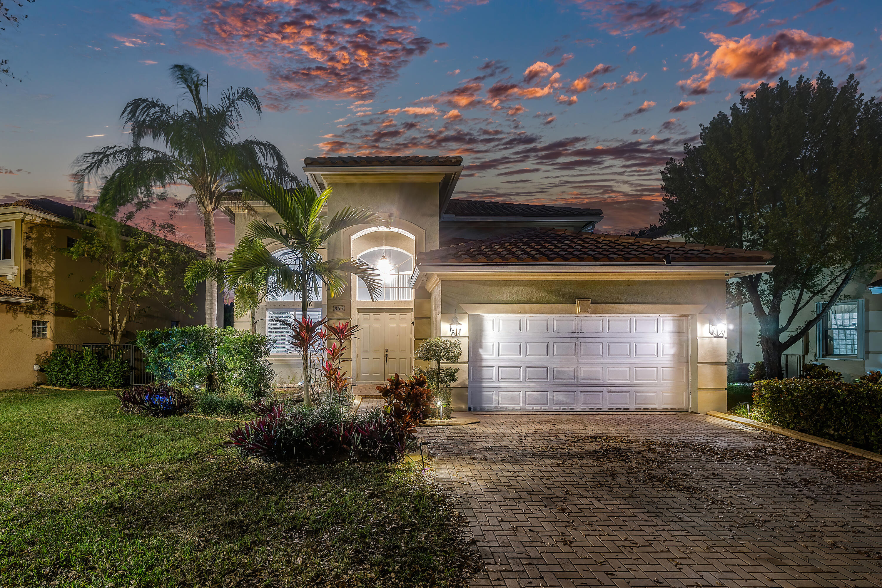 853 Gazetta Way