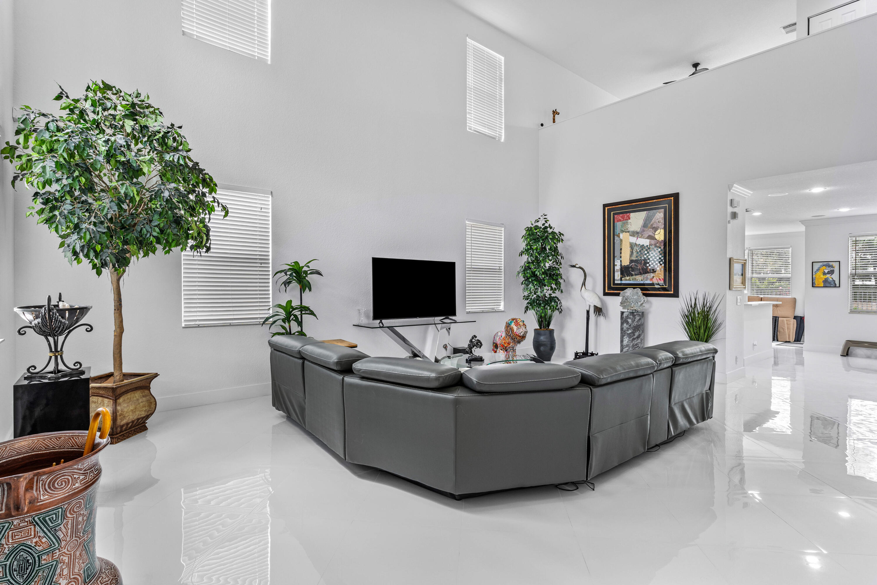 853 Gazetta Way