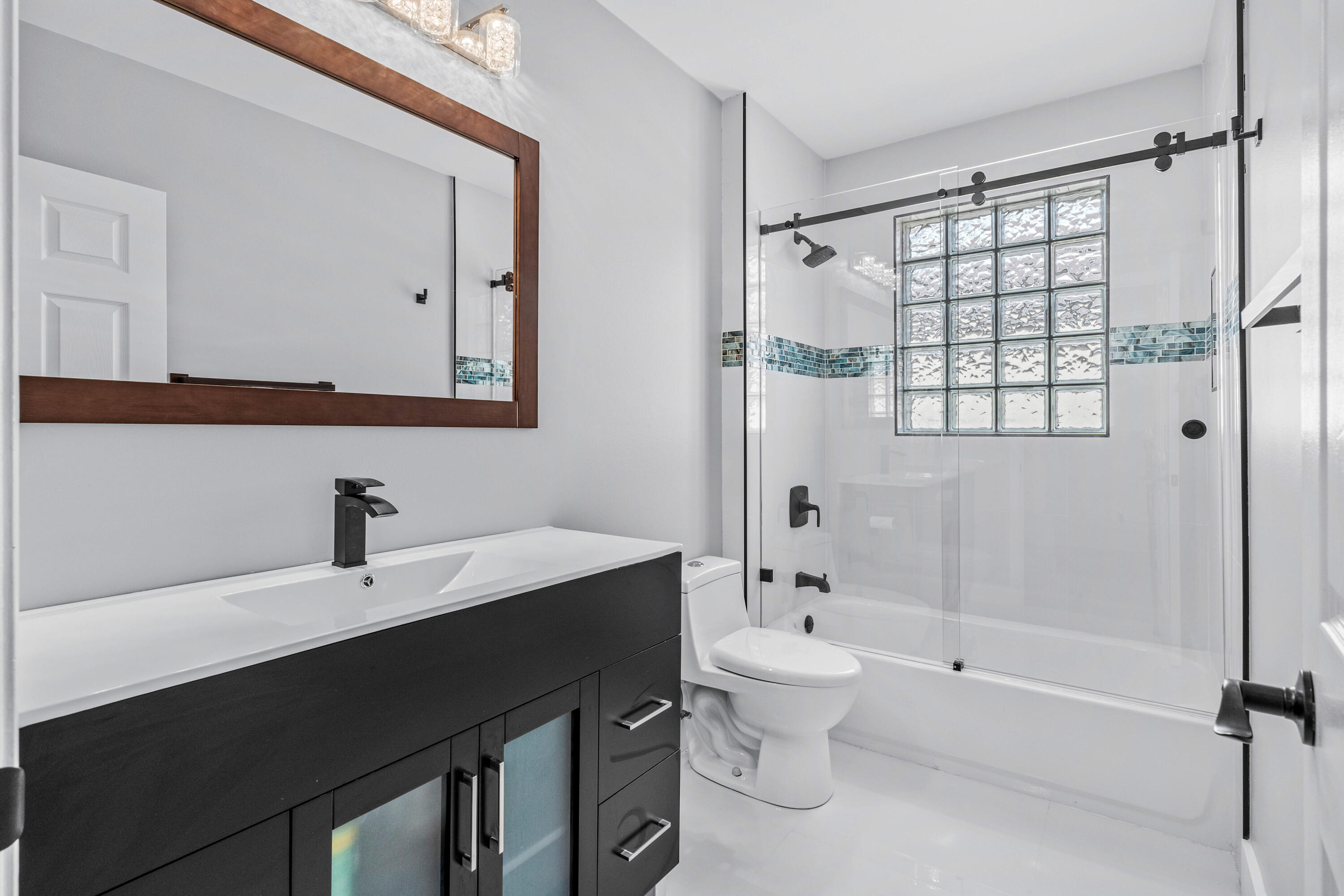 853 Gazetta Way