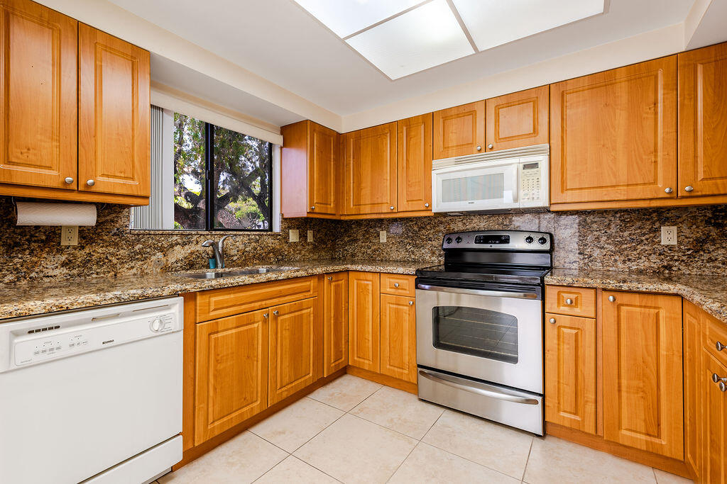 15350 Strathearn Drive 12501