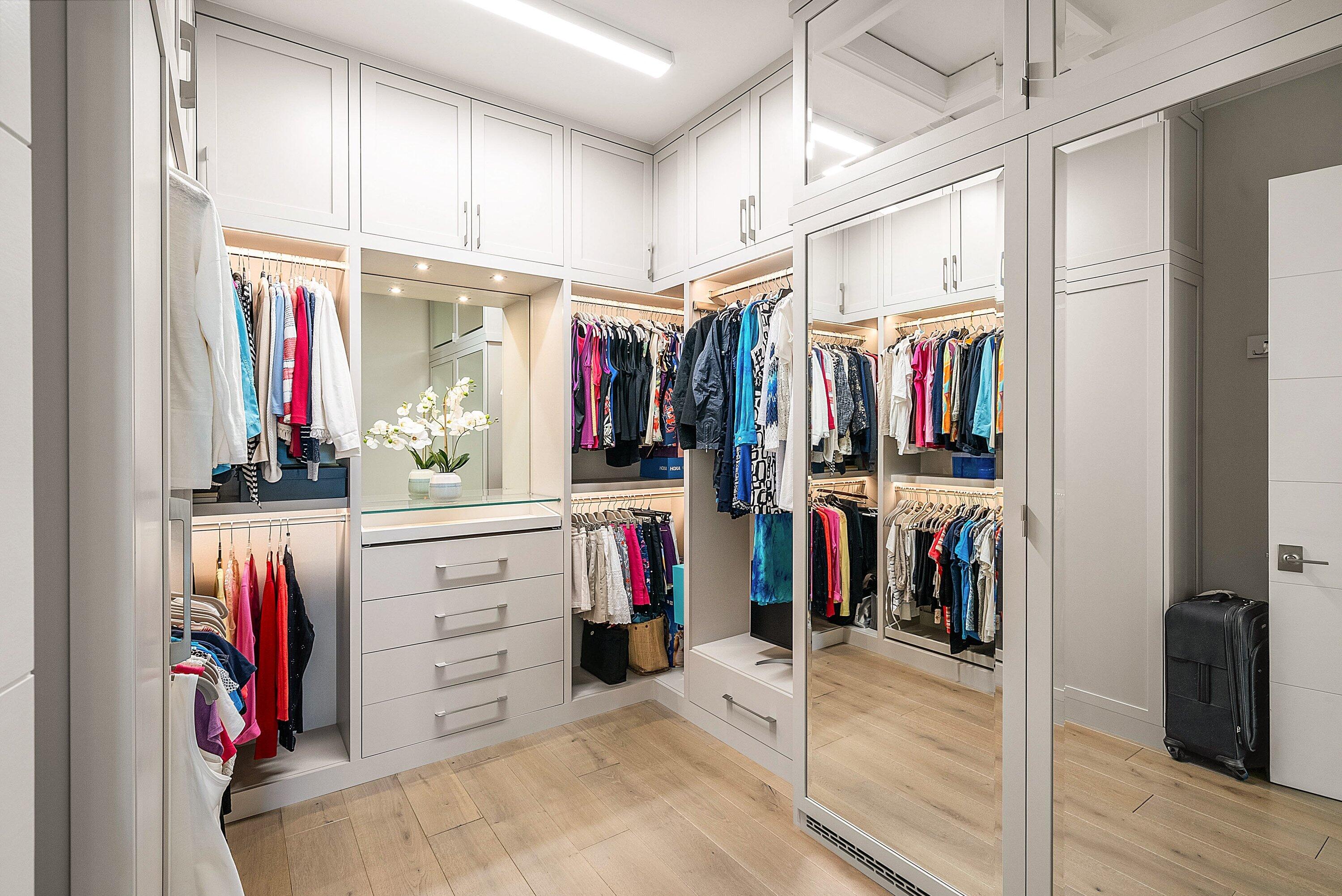 17135 Abruzzo Avenue