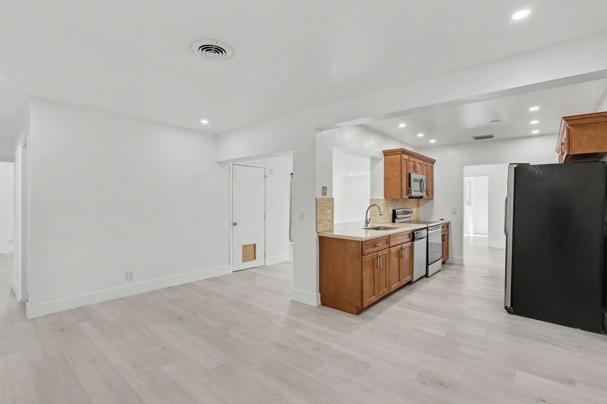 4005 NW 76th Avenue