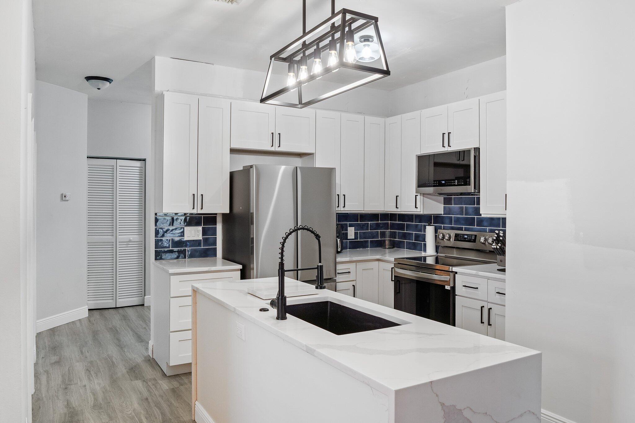 113 Lighthouse Circle H