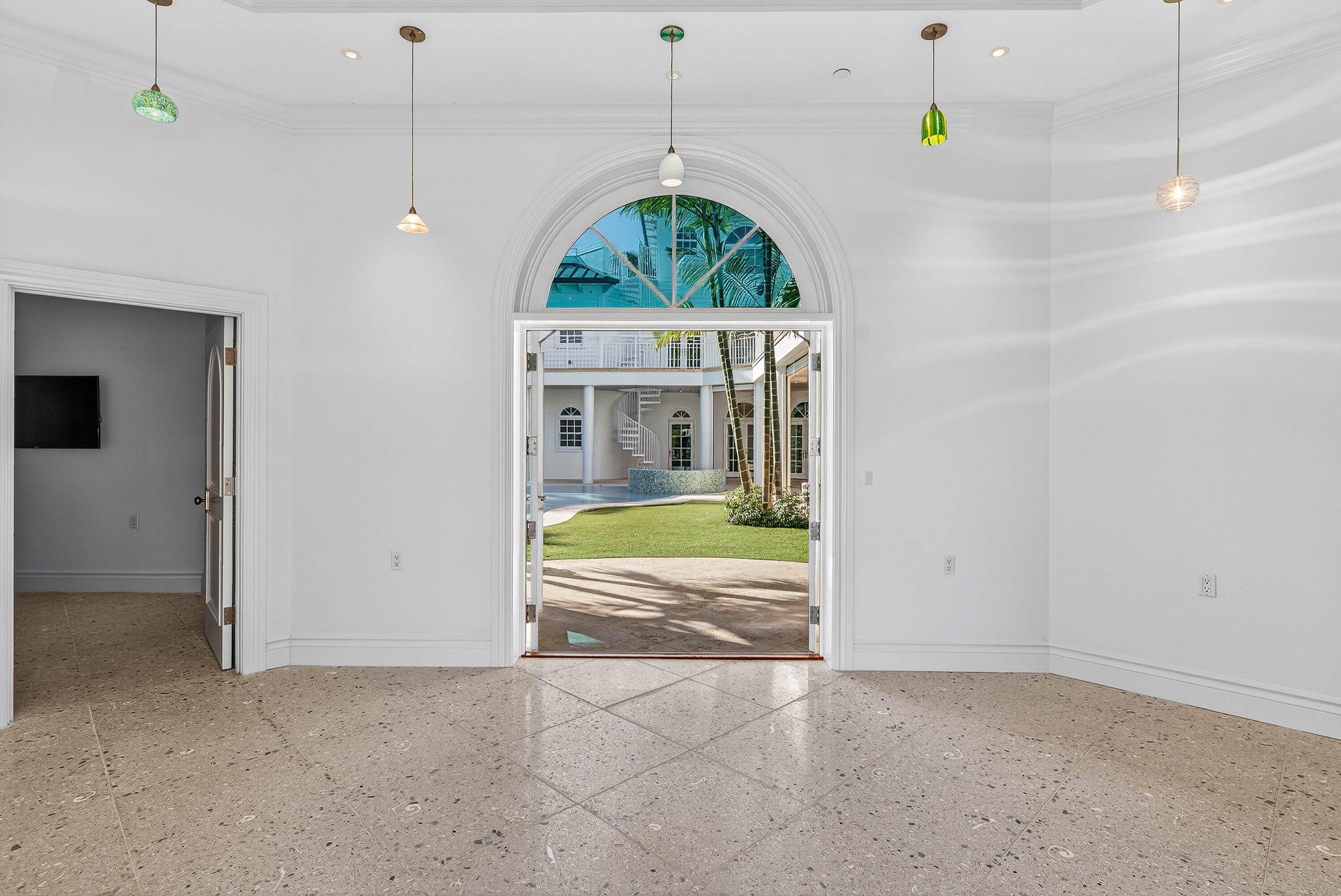 720 N Ocean Boulevard