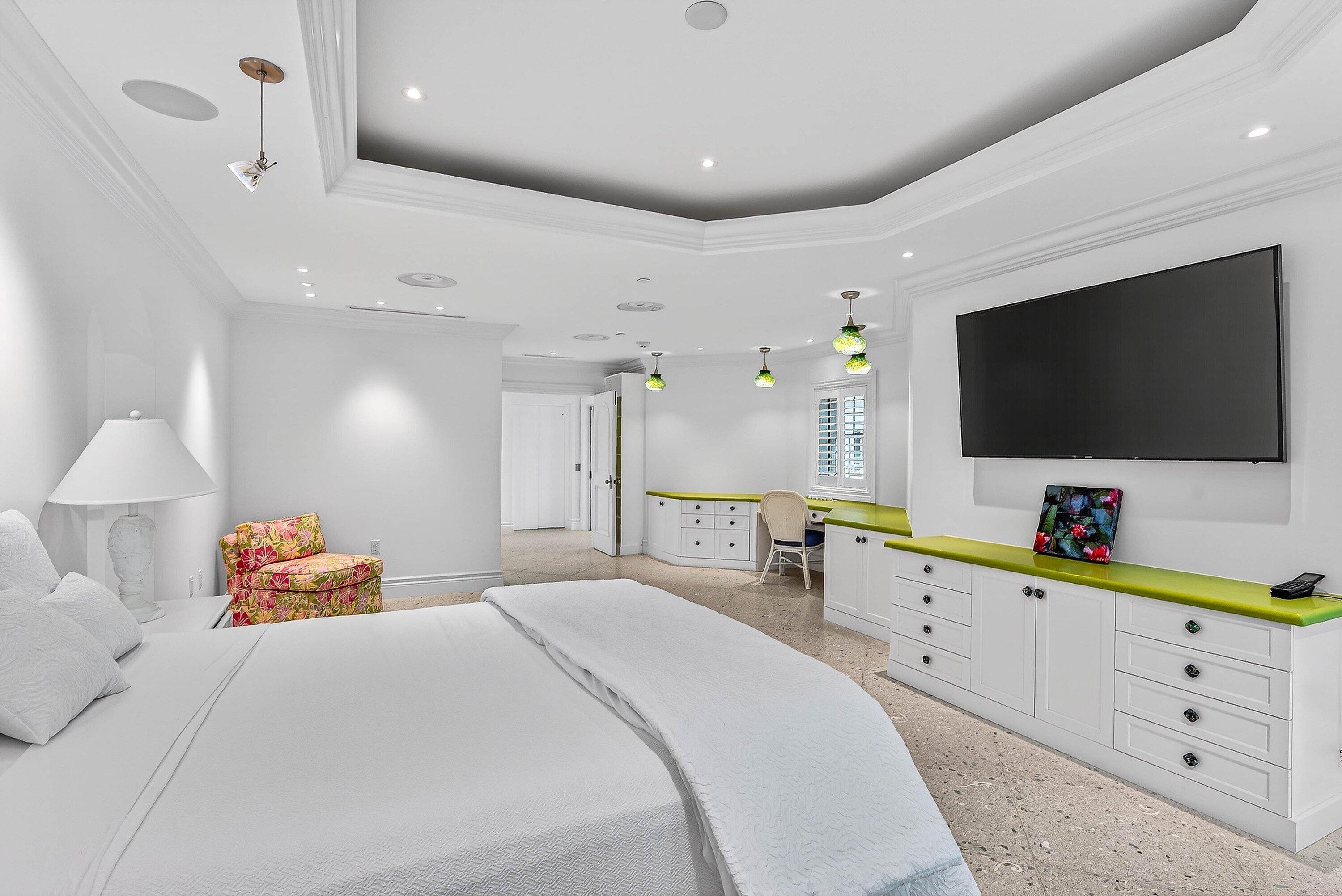 720 N Ocean Boulevard