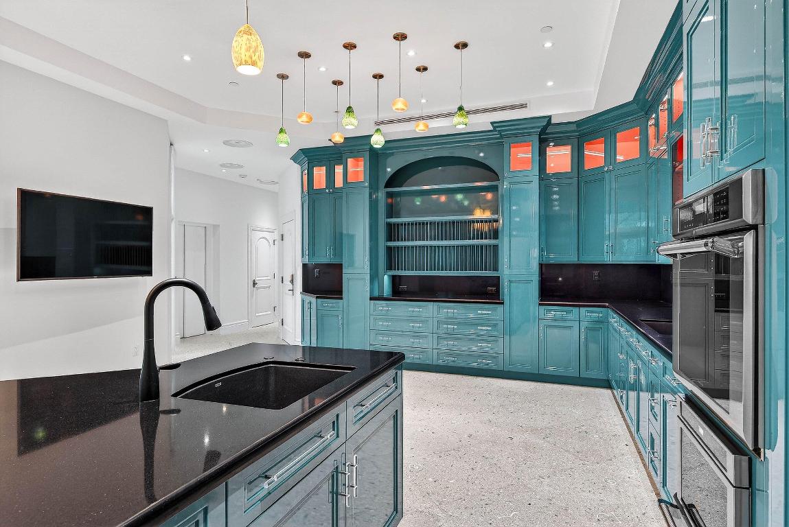 720 N Ocean Boulevard