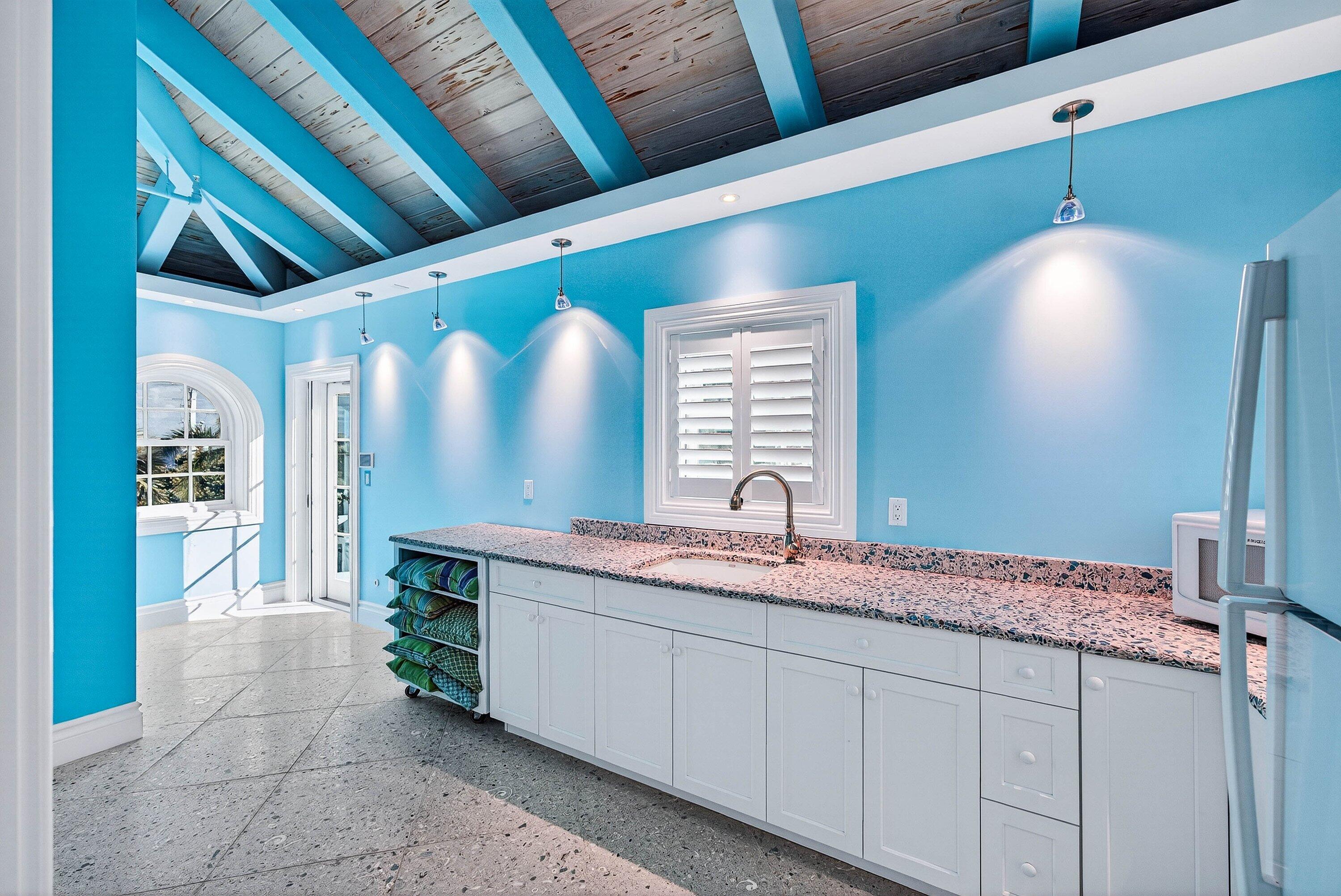 720 N Ocean Boulevard