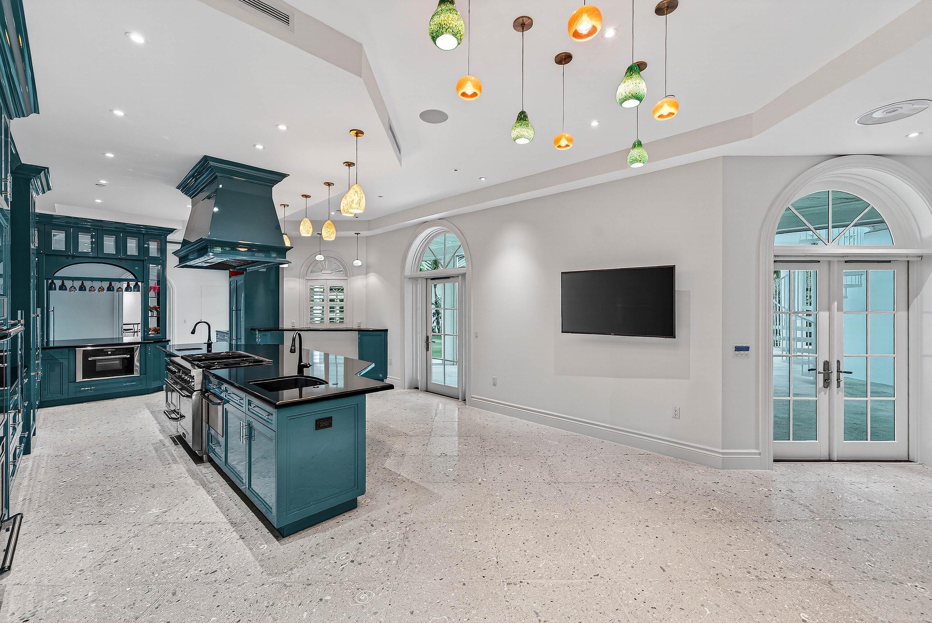 720 N Ocean Boulevard