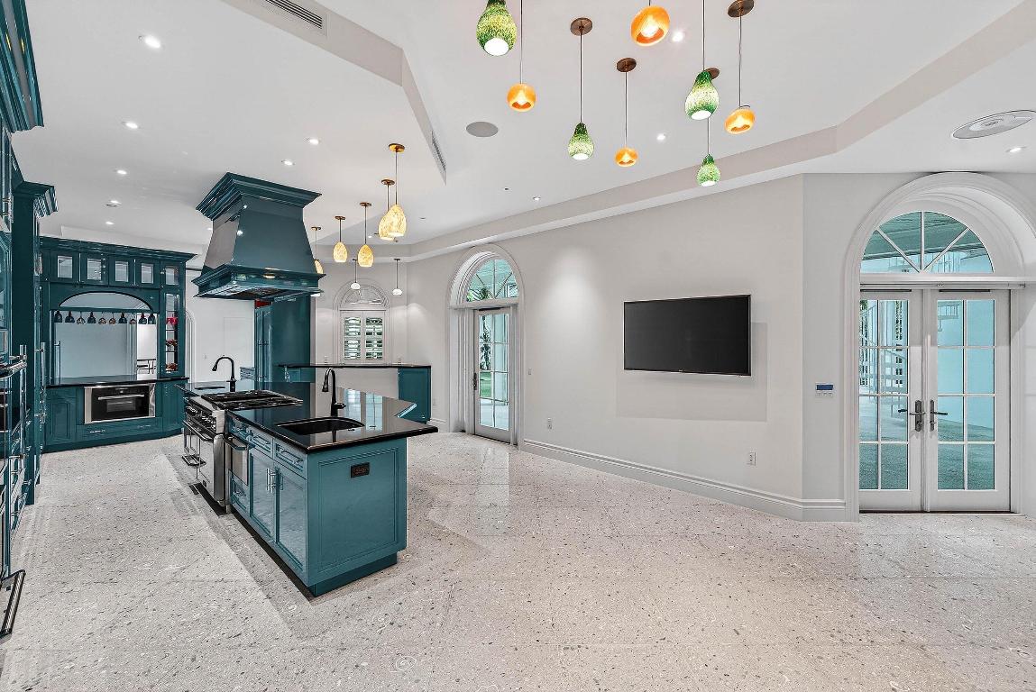 720 N Ocean Boulevard