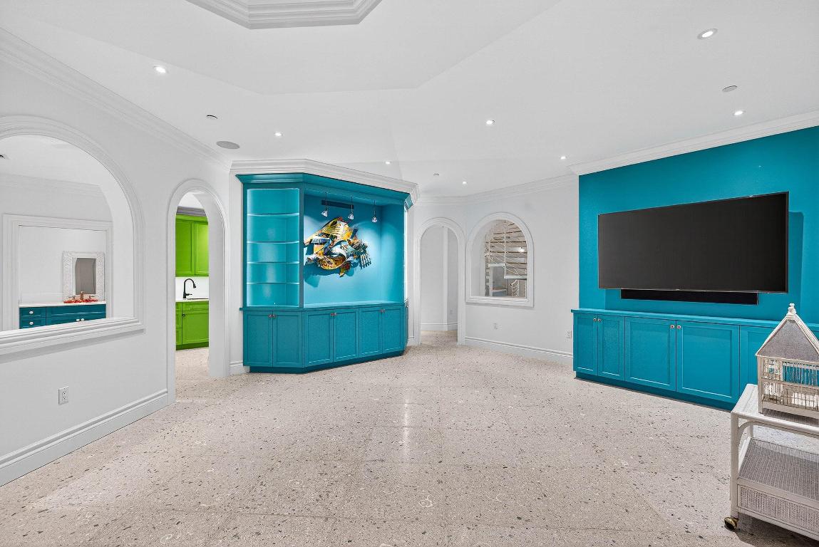 720 N Ocean Boulevard