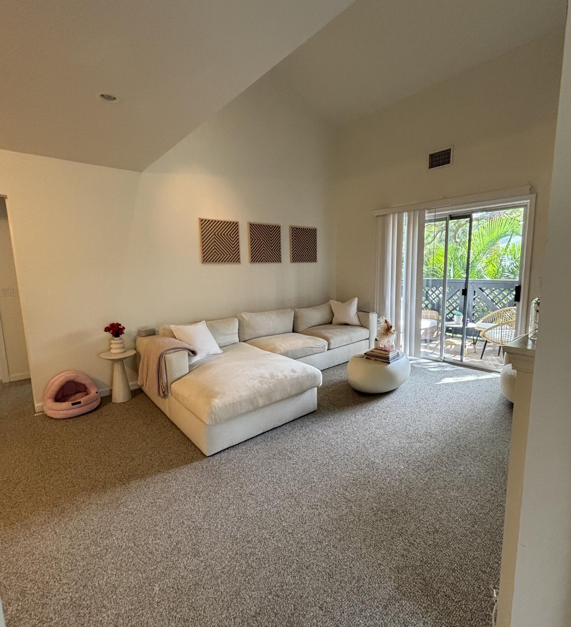 5048 Heatherhill Lane 1208