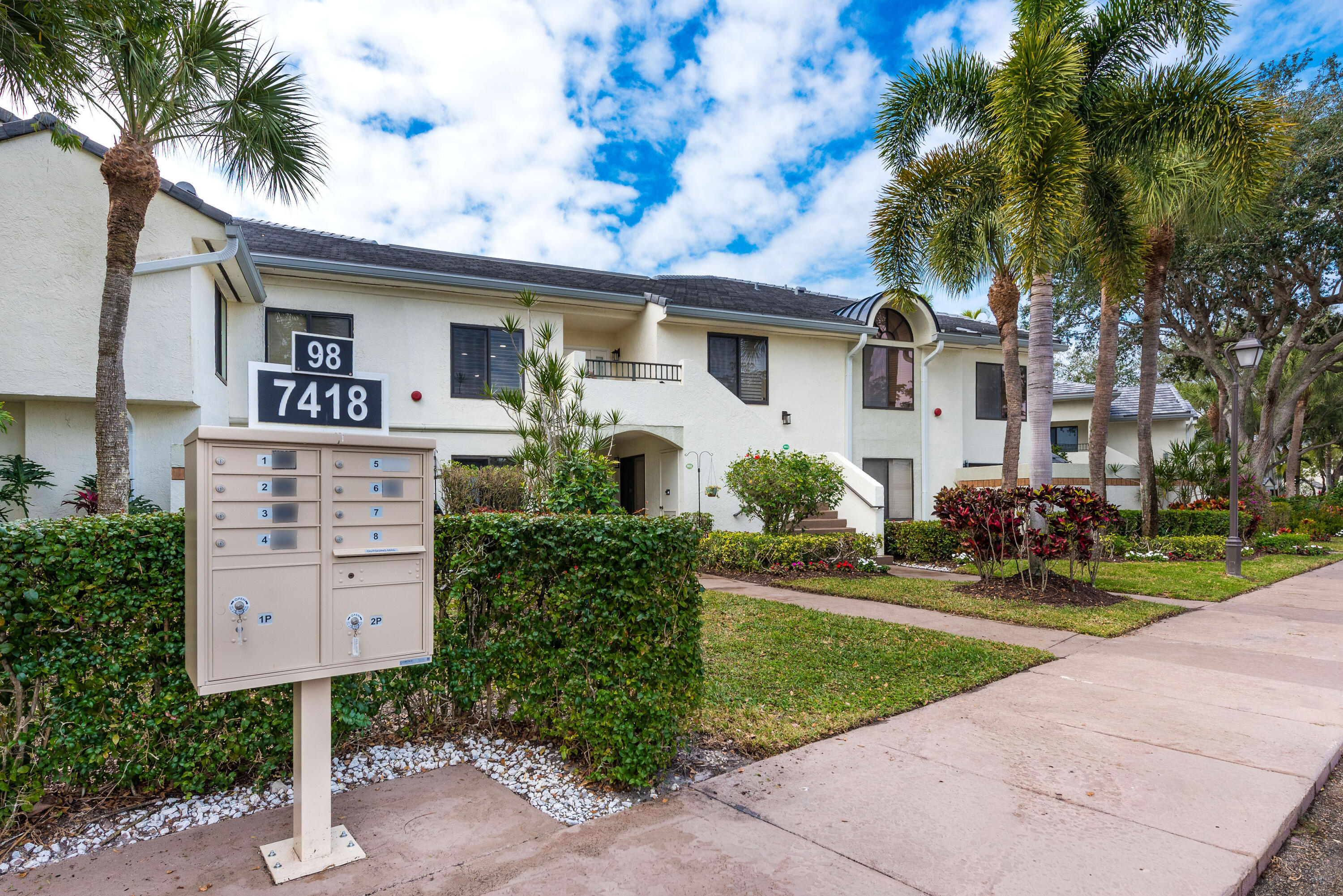 7418 Victory Lane 9805