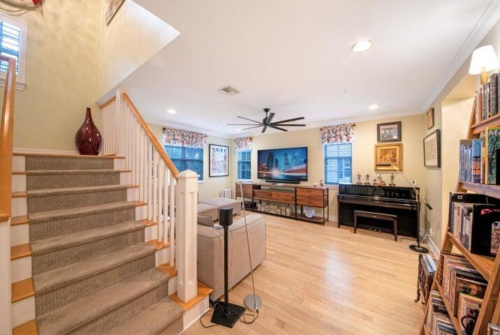 381 W Mallory Circle