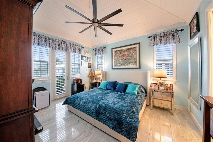 381 W Mallory Circle