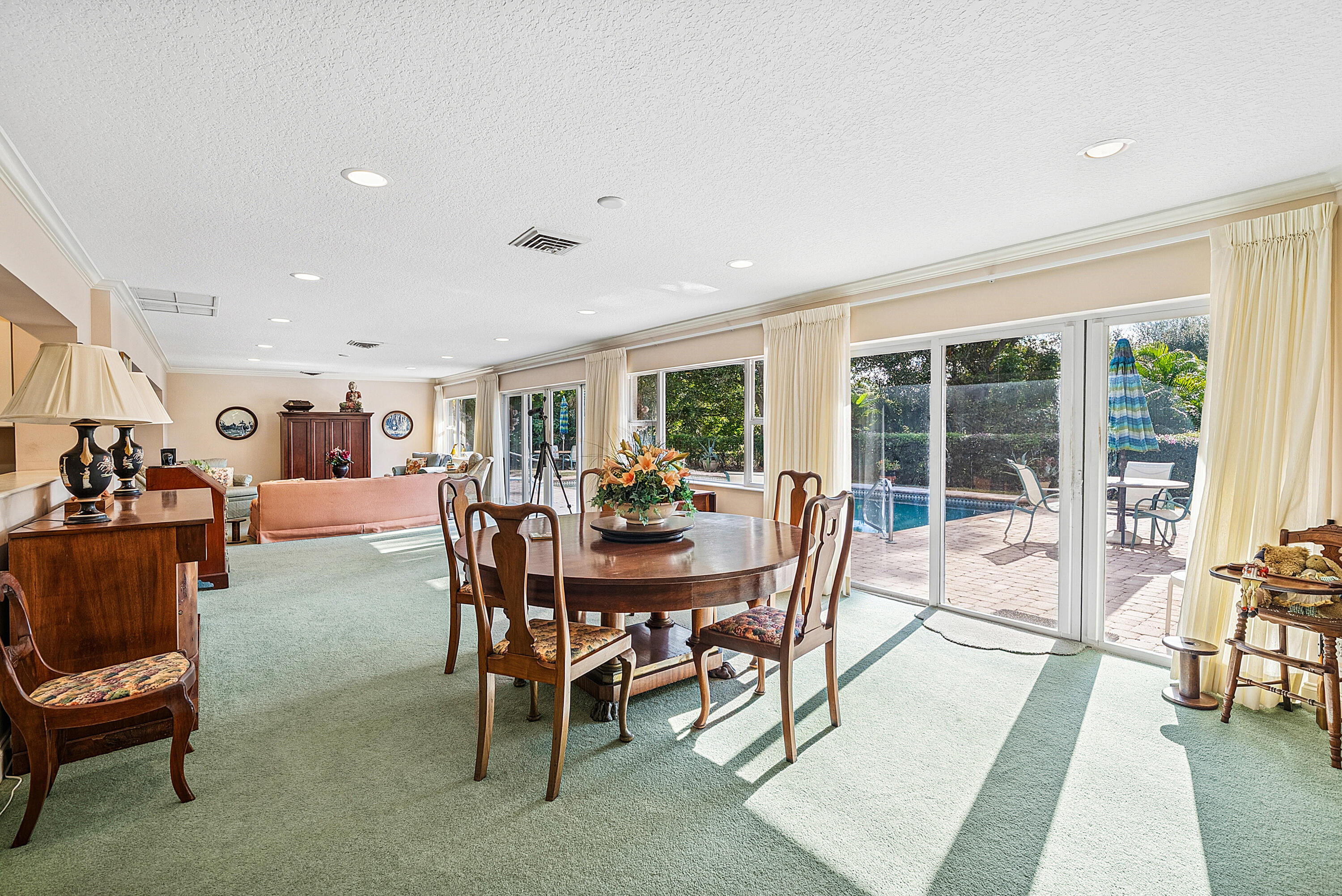 416 S Country Club Drive