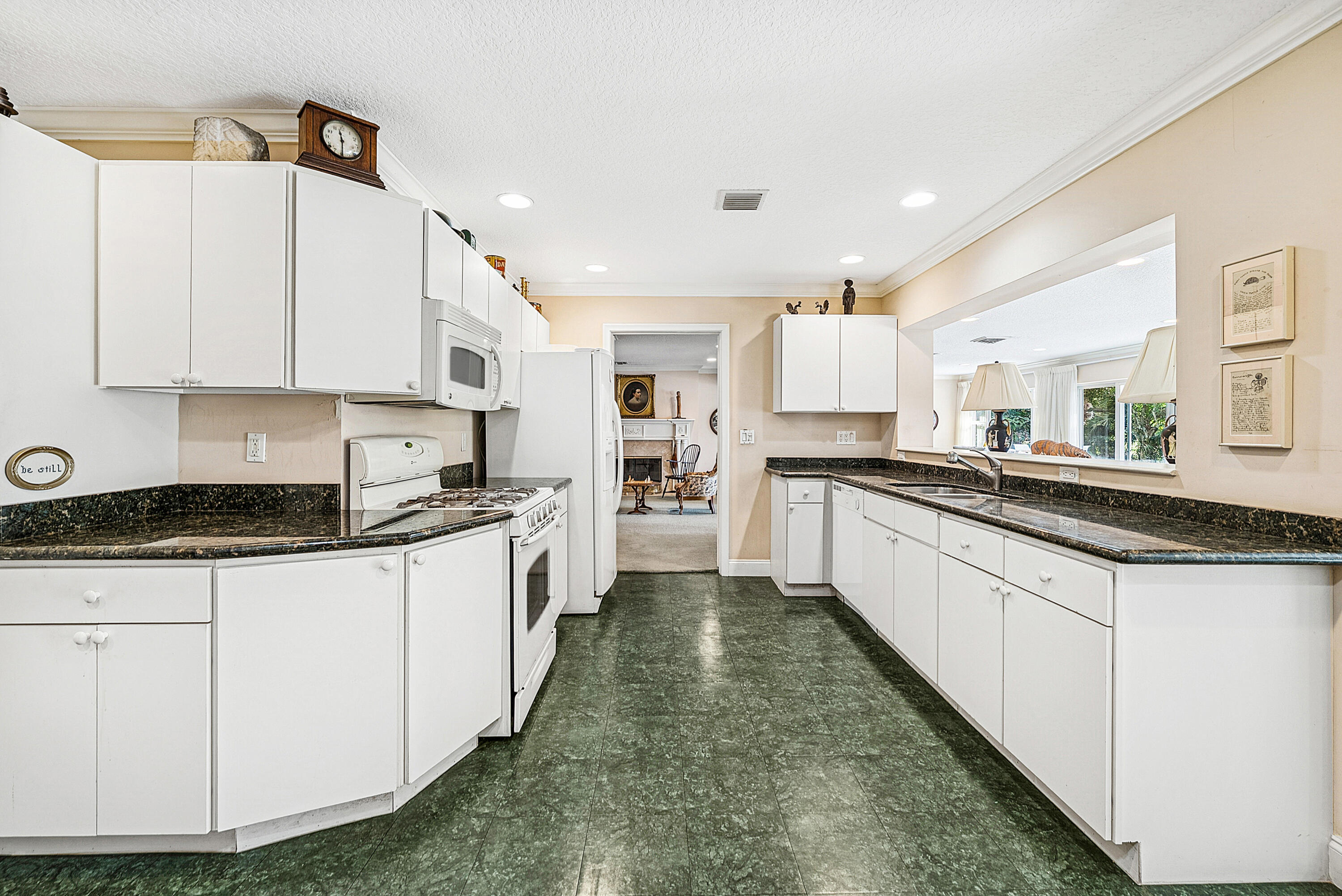 416 S Country Club Drive