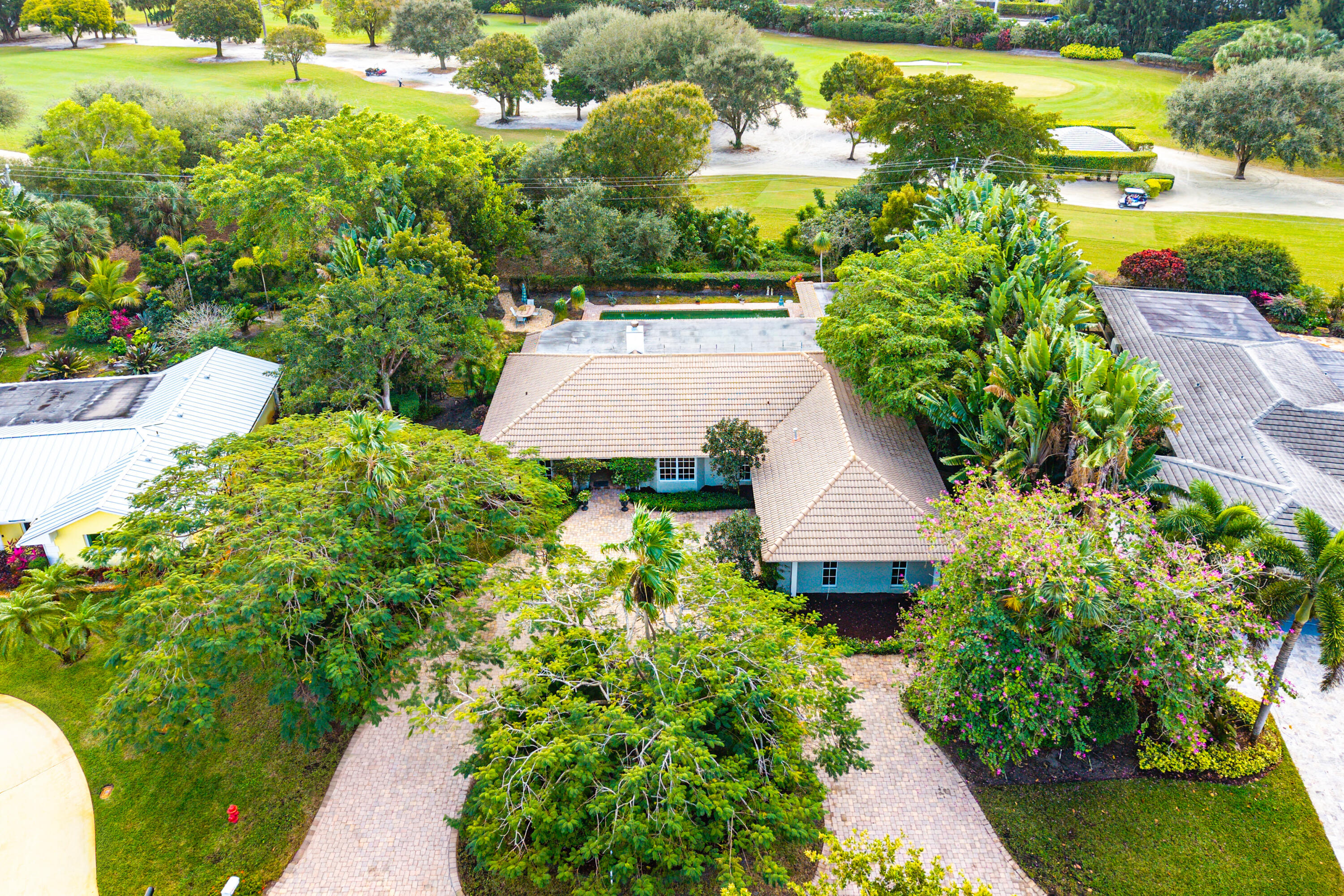 416 S Country Club Drive