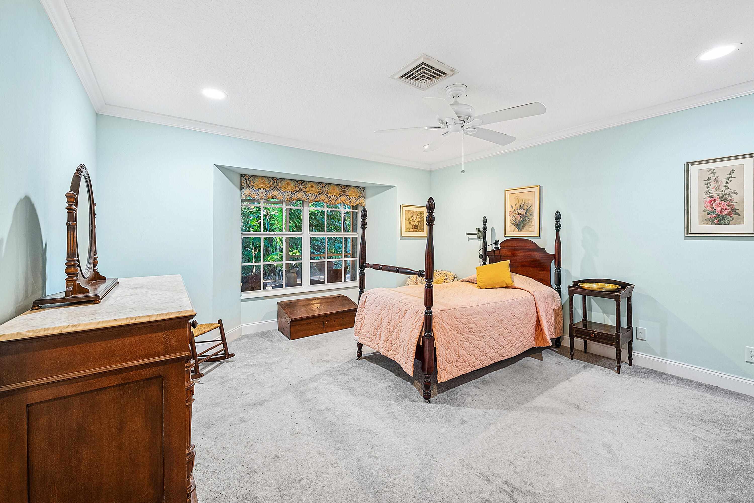 416 S Country Club Drive