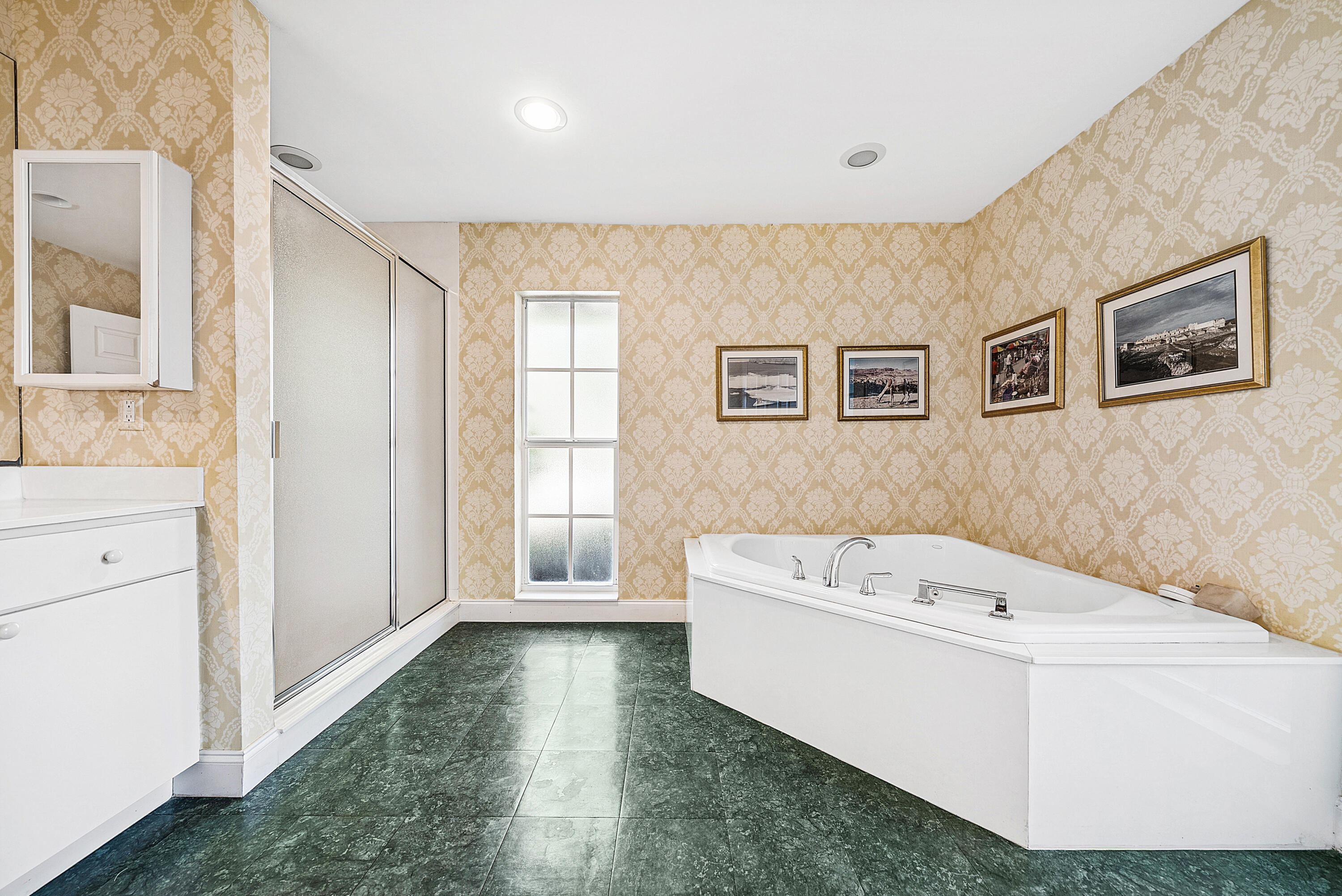 416 S Country Club Drive