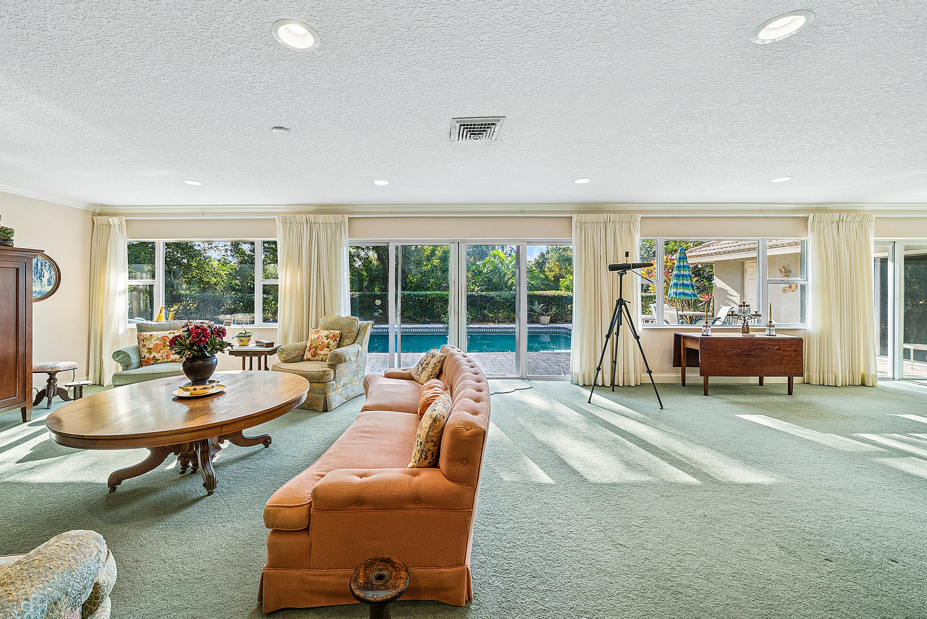 416 S Country Club Drive