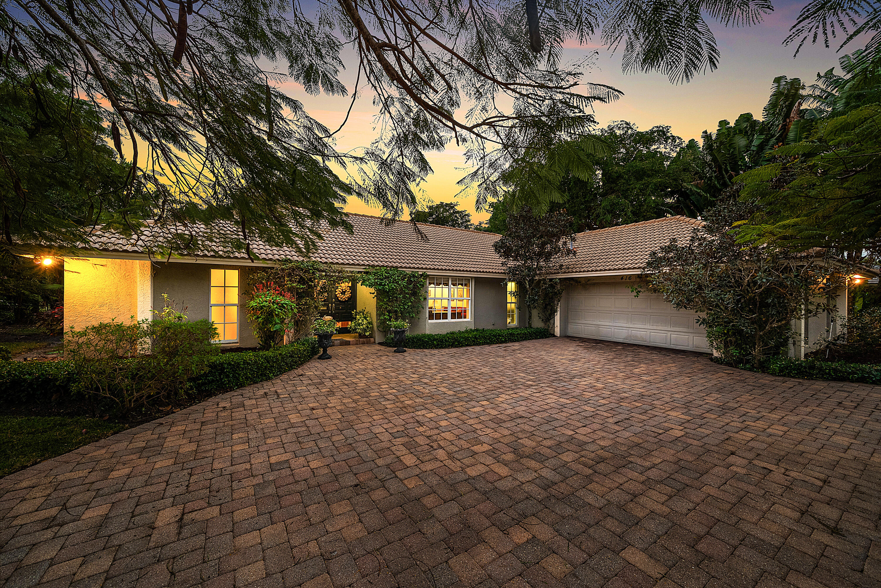 416 S Country Club Drive