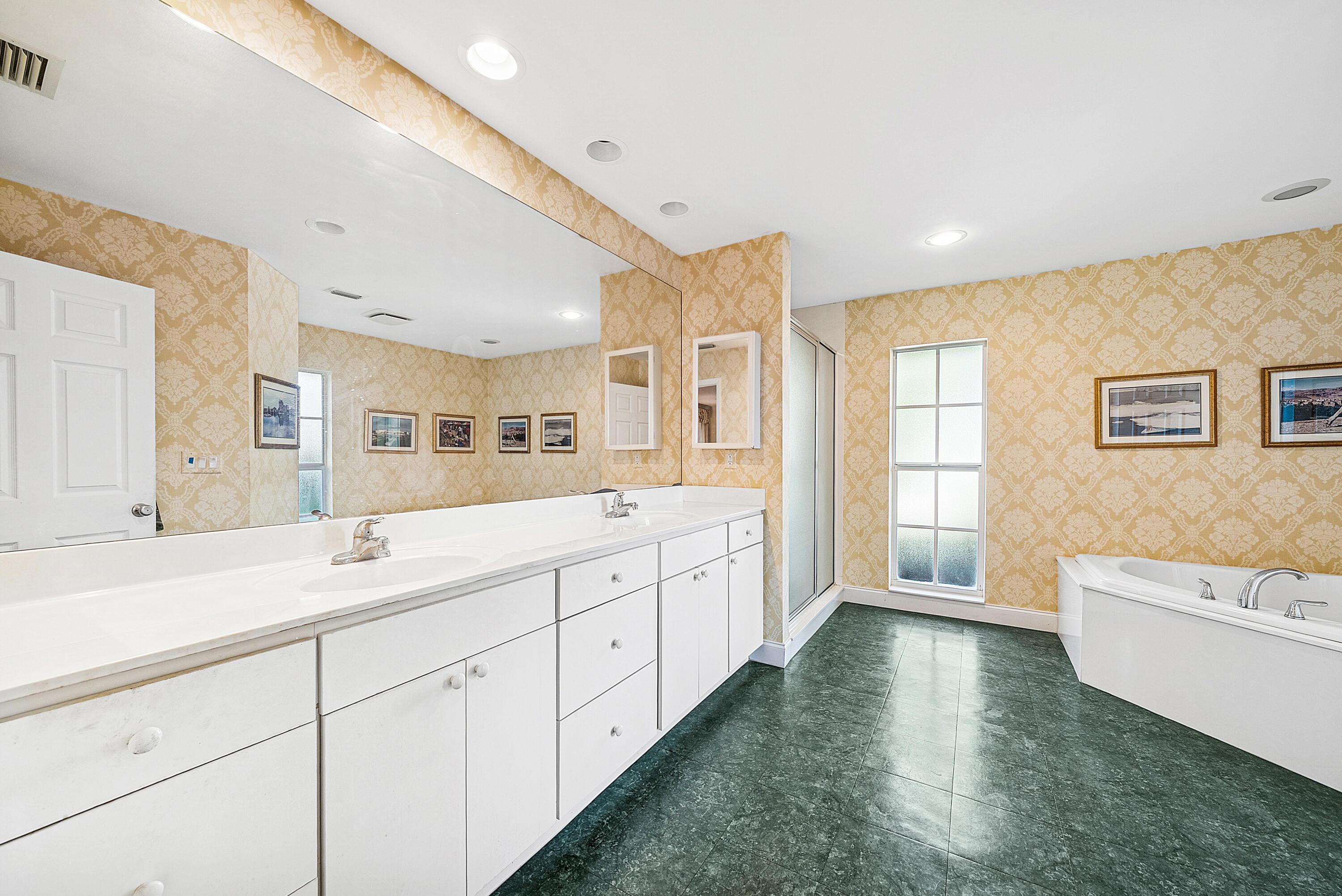 416 S Country Club Drive