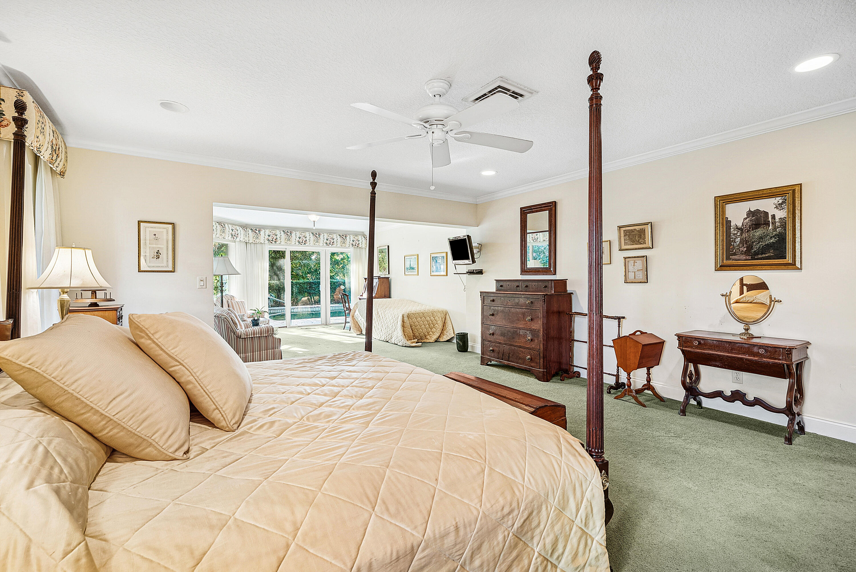 416 S Country Club Drive