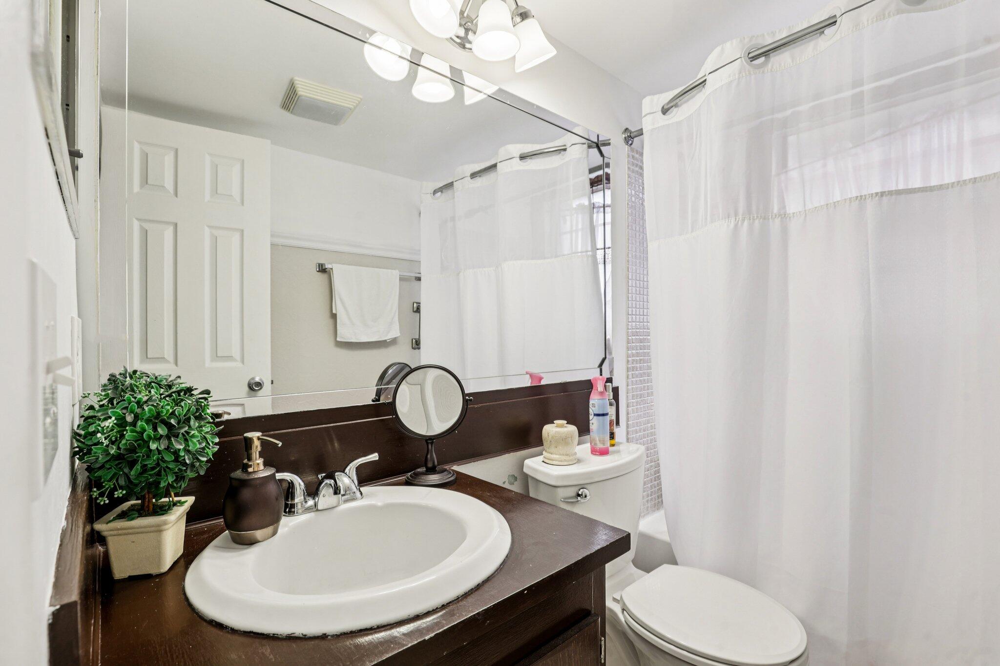 104 Oakridge H