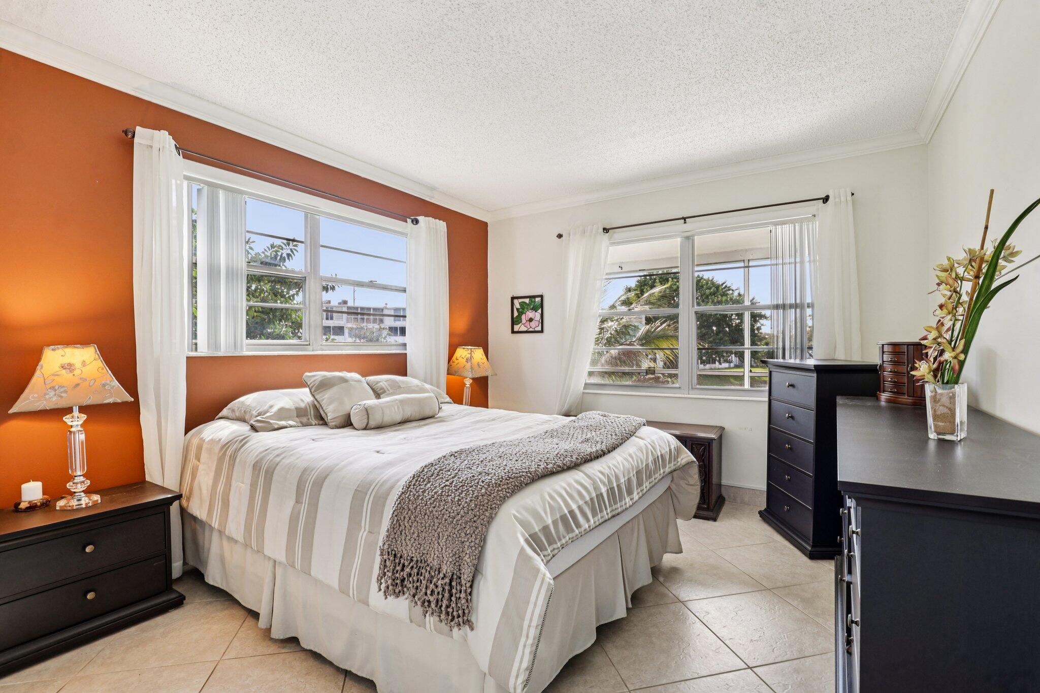 104 Oakridge H