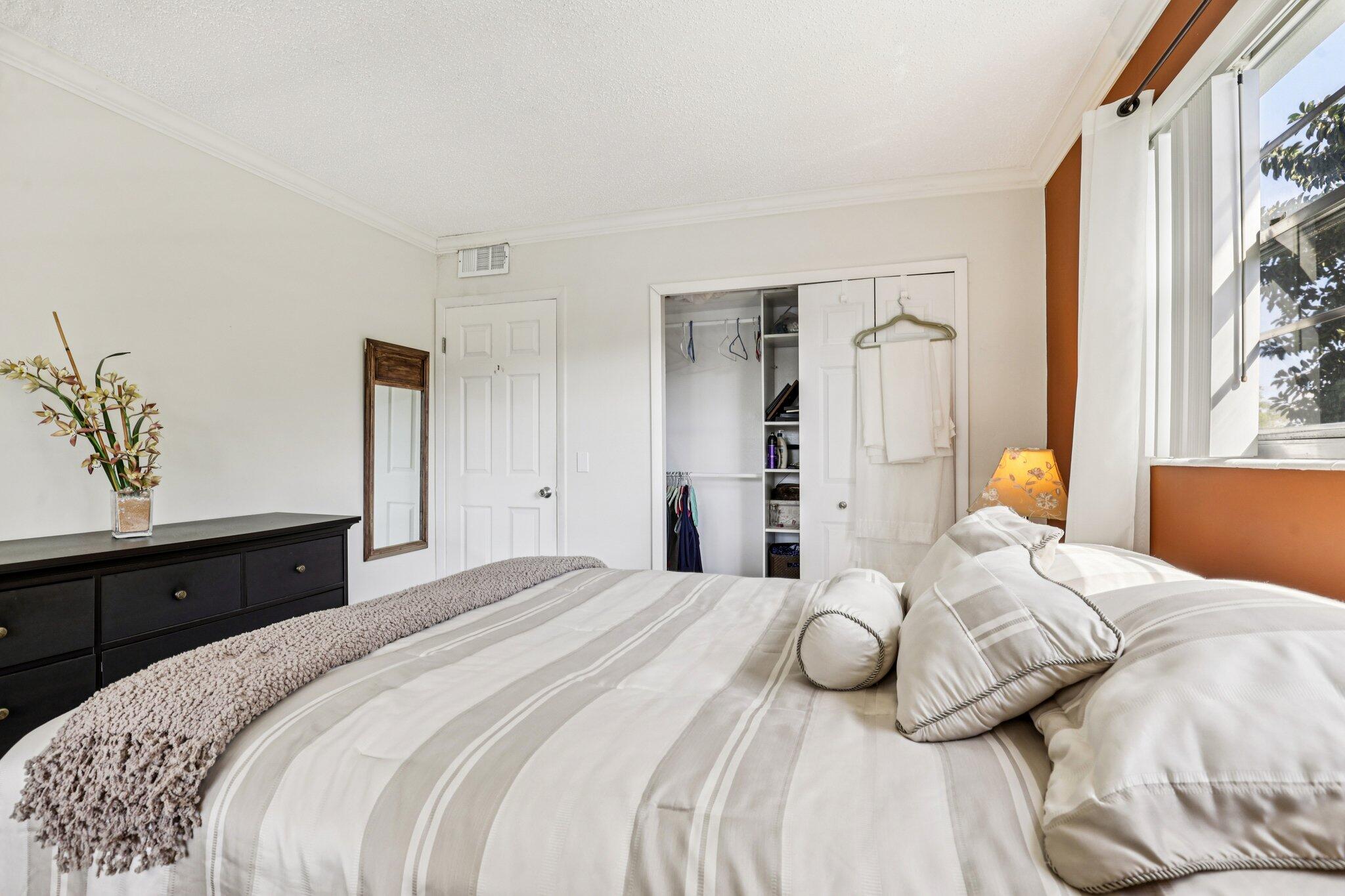 104 Oakridge H