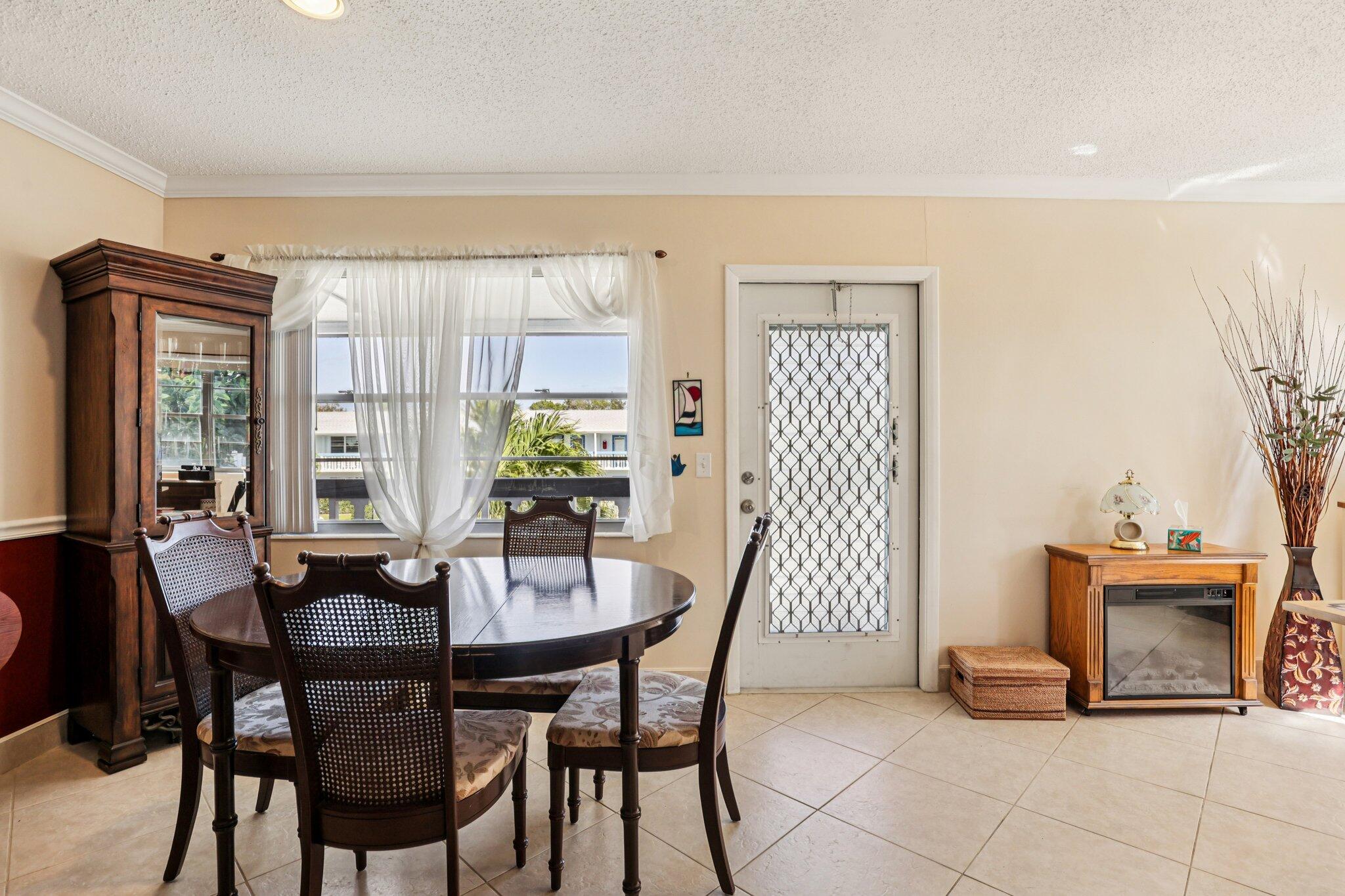 104 Oakridge H