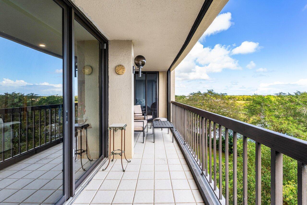 2450 Presidential Way 607