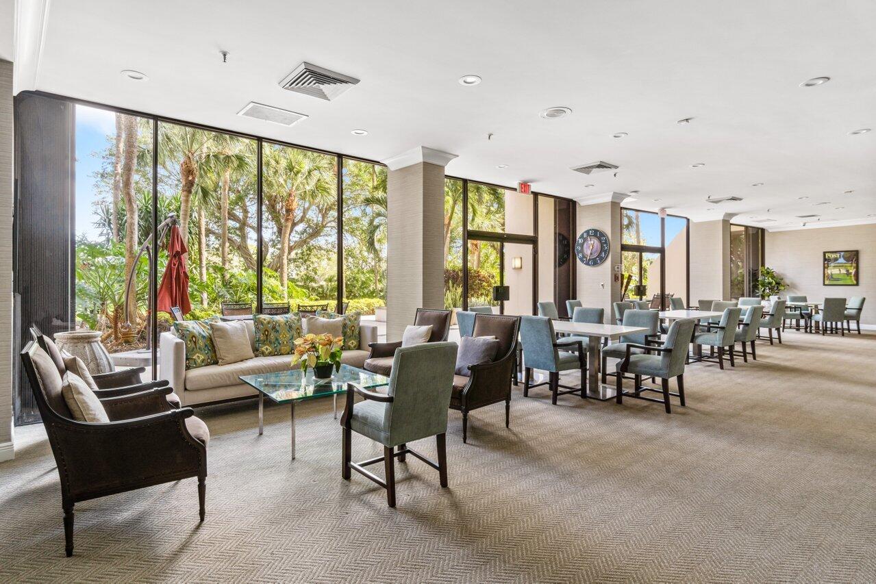 2450 Presidential Way 607