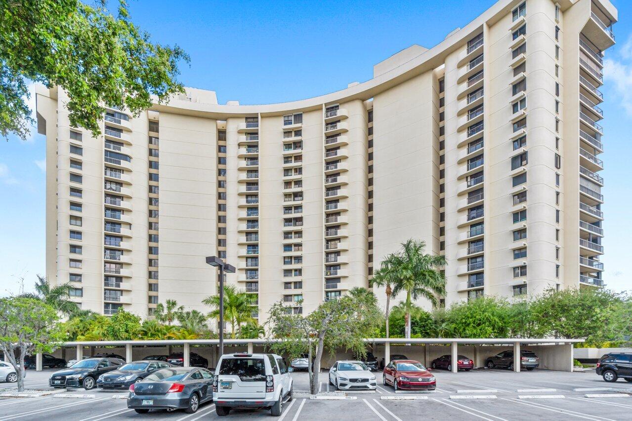 2450 Presidential Way 607