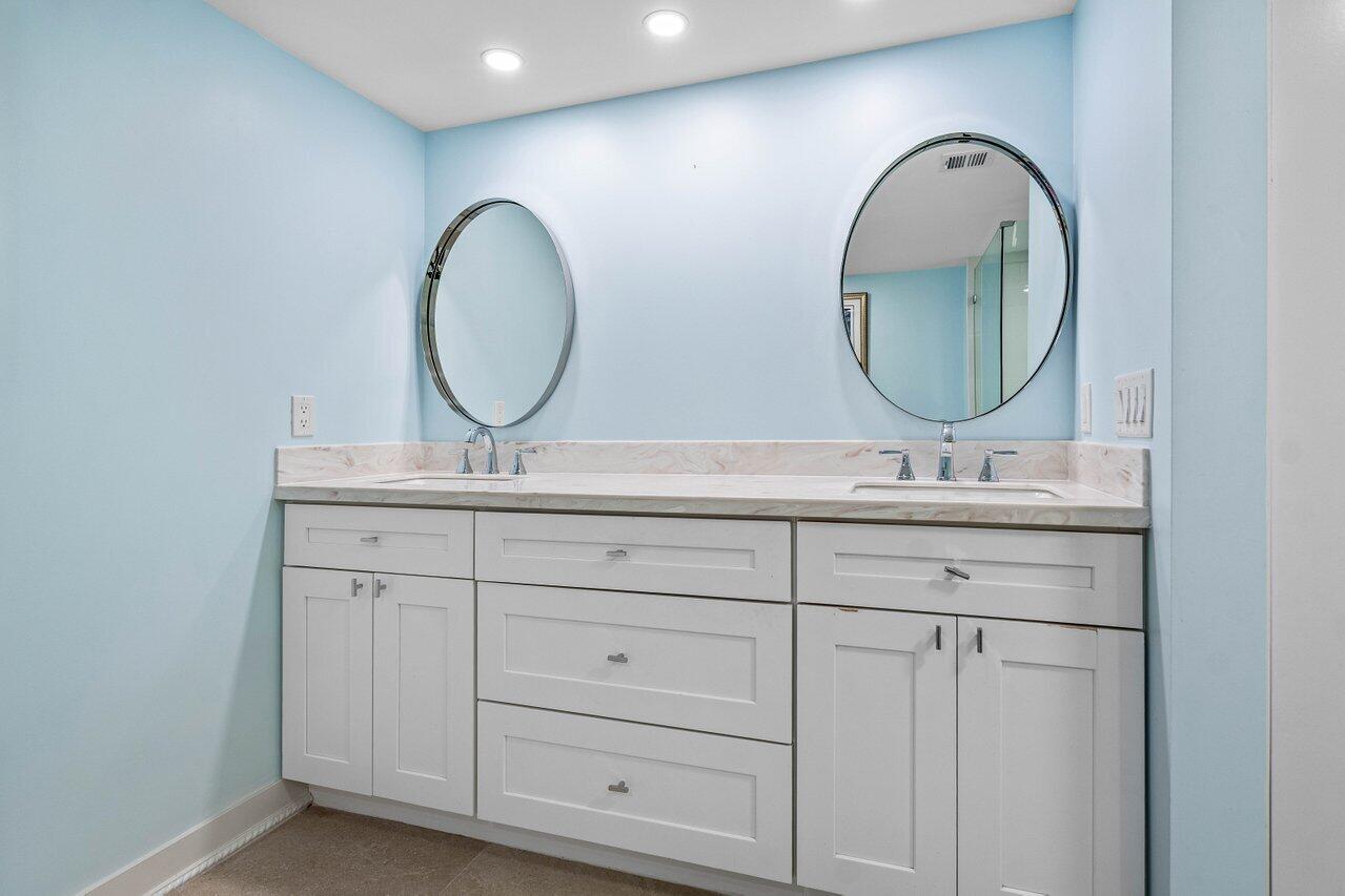 2450 Presidential Way 607