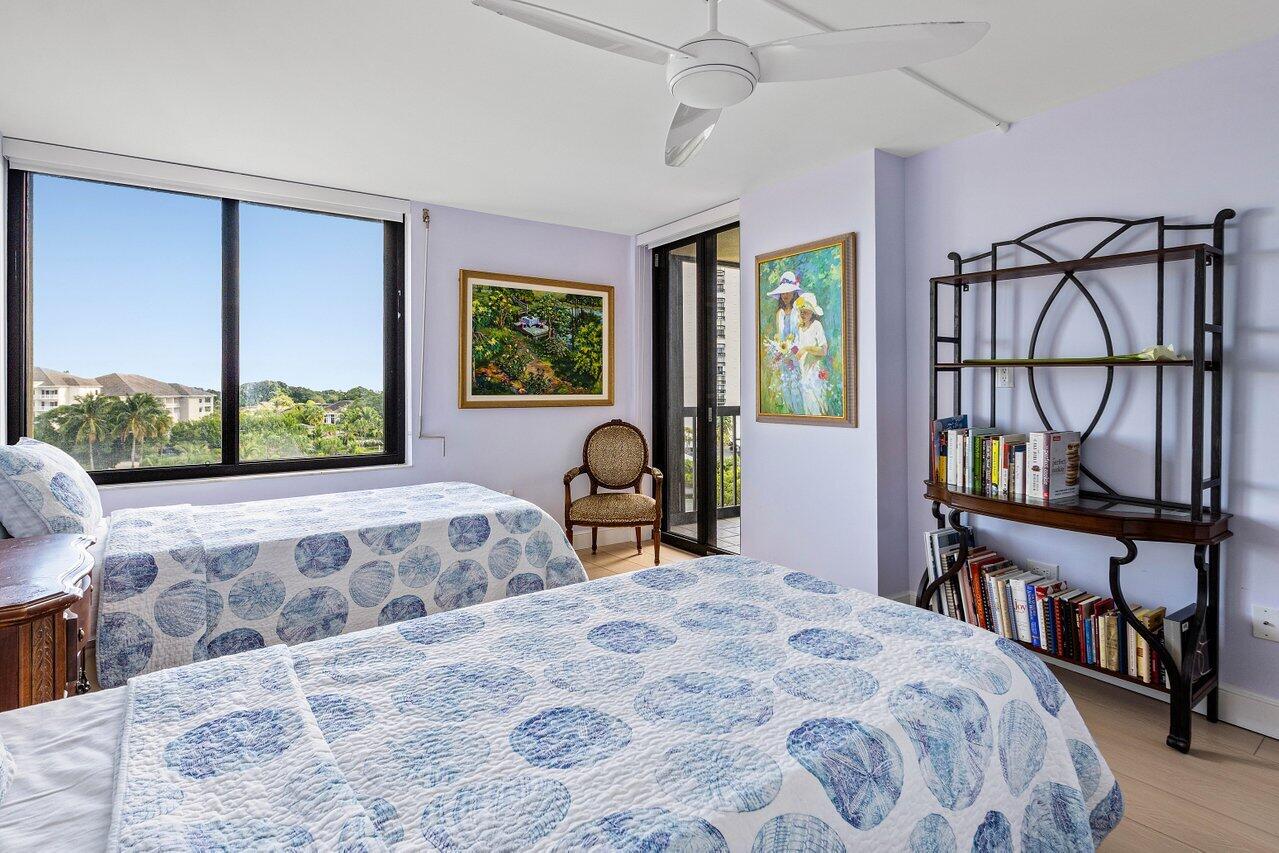 2450 Presidential Way 607