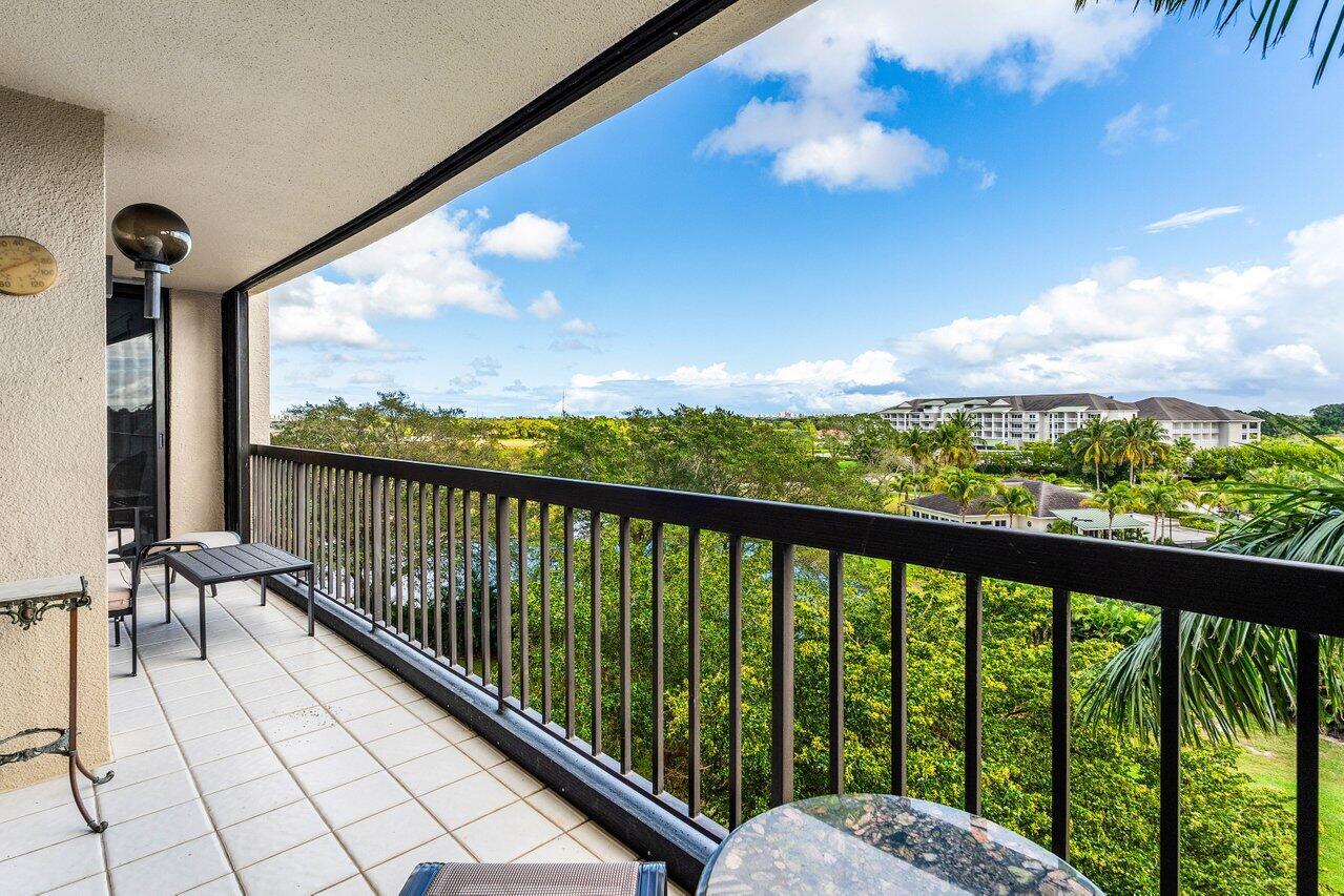 2450 Presidential Way 607