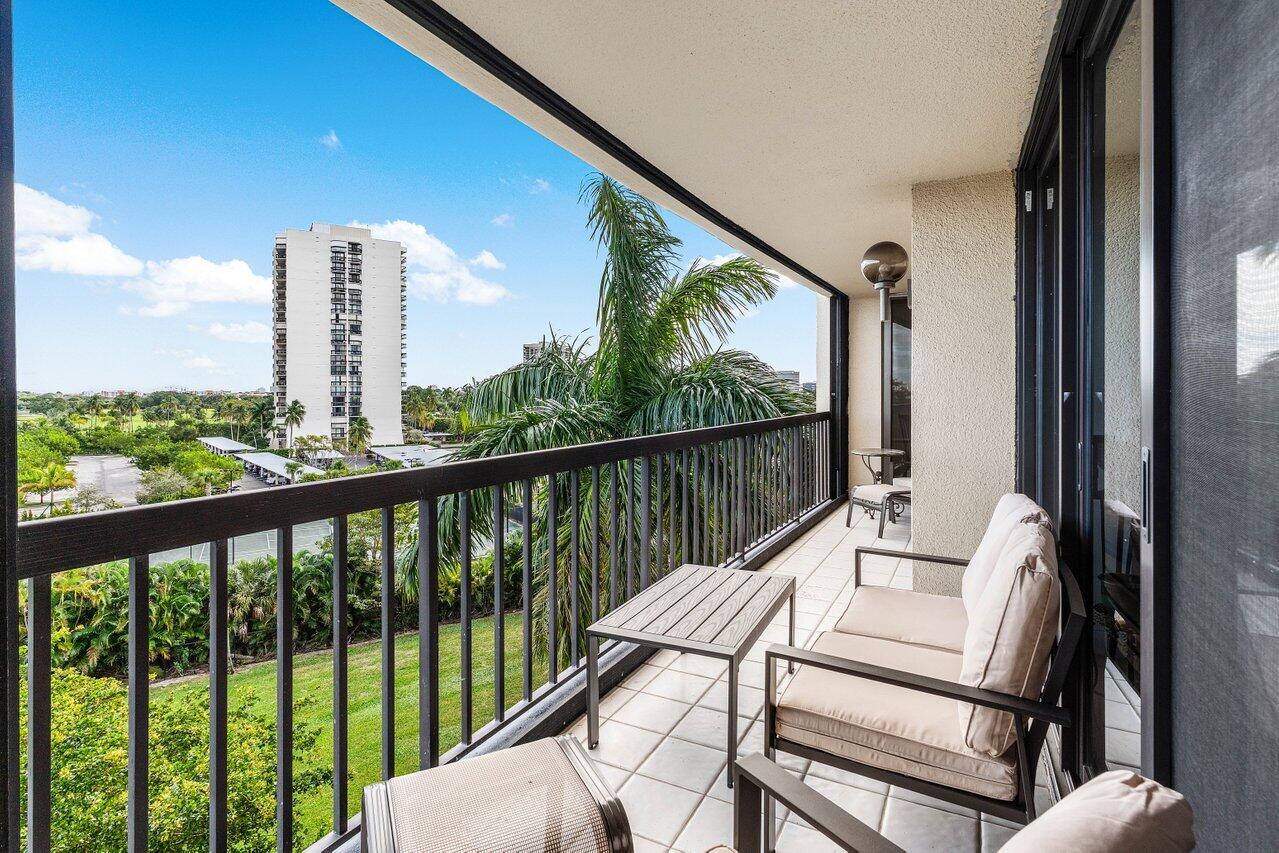 2450 Presidential Way 607