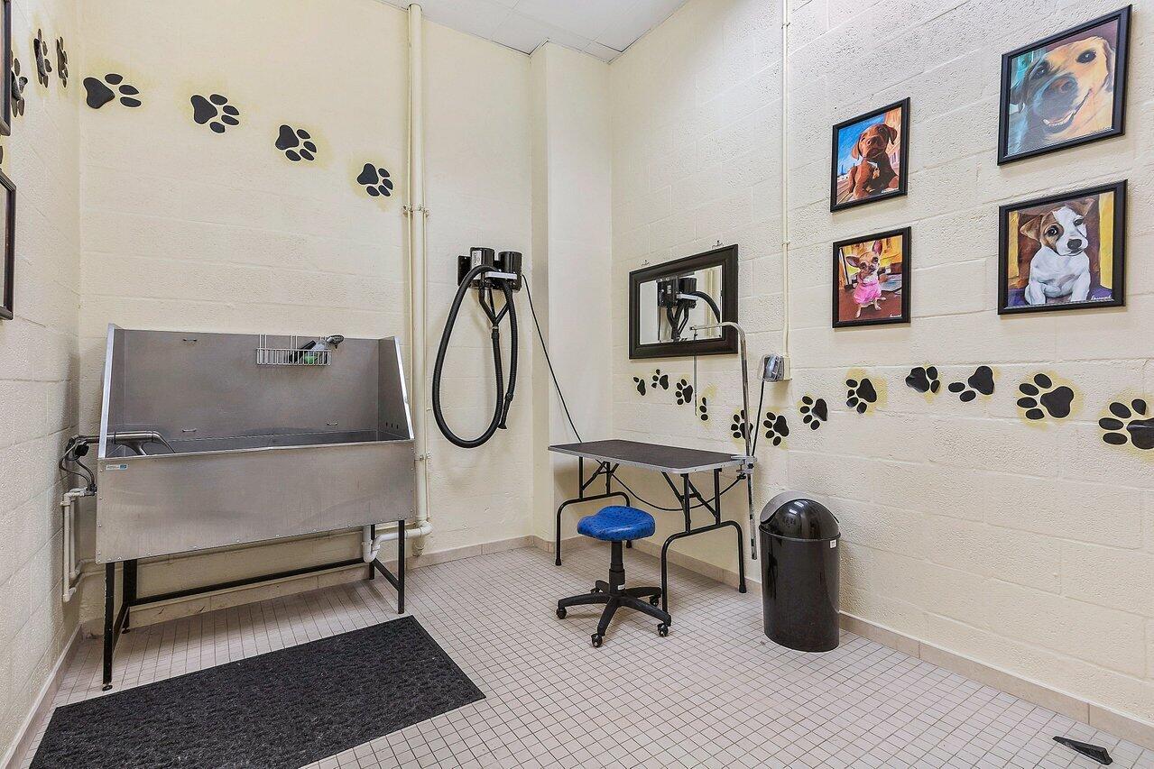 450 N Federal Highway 711