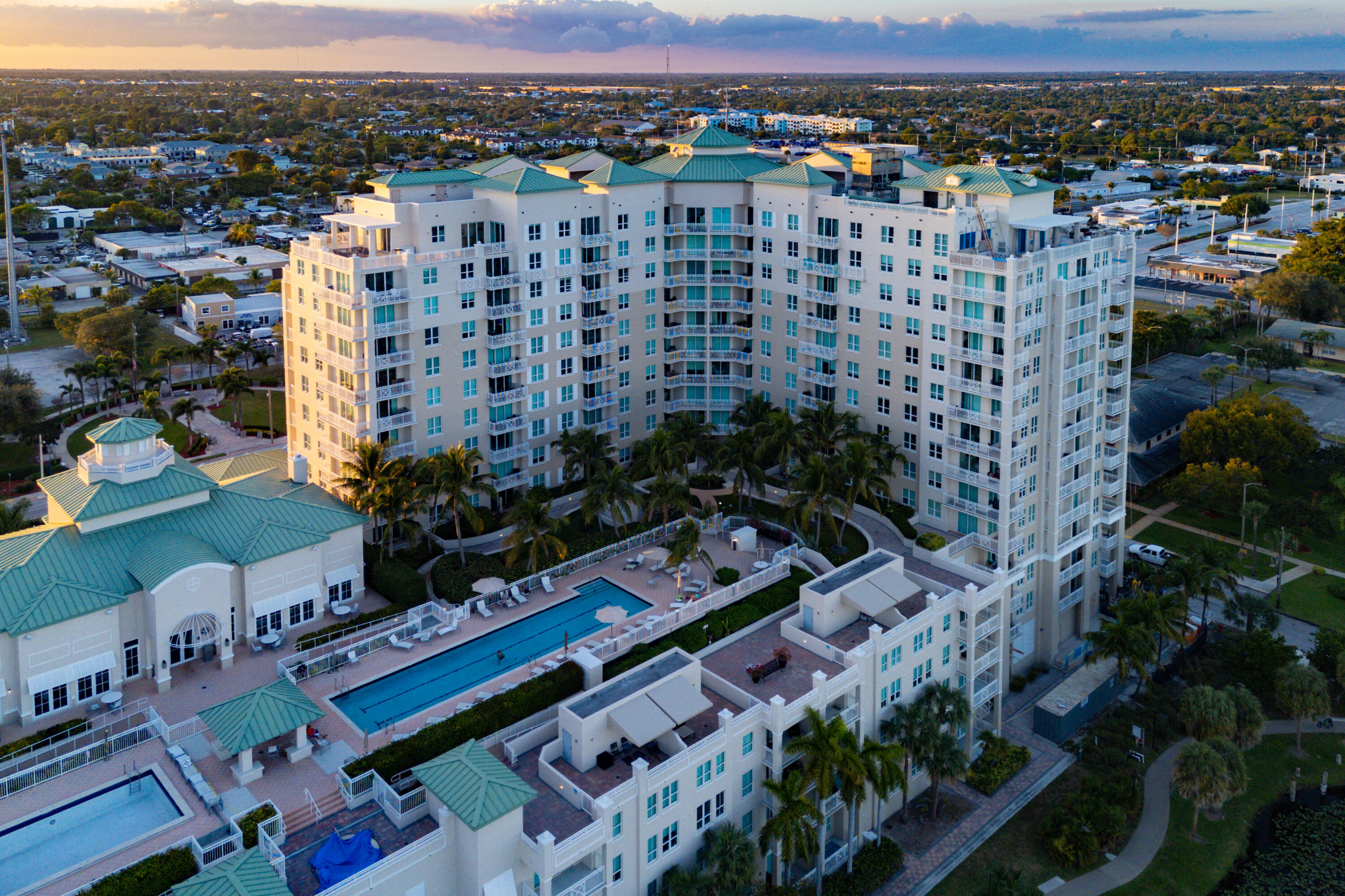 450 N Federal Highway 711