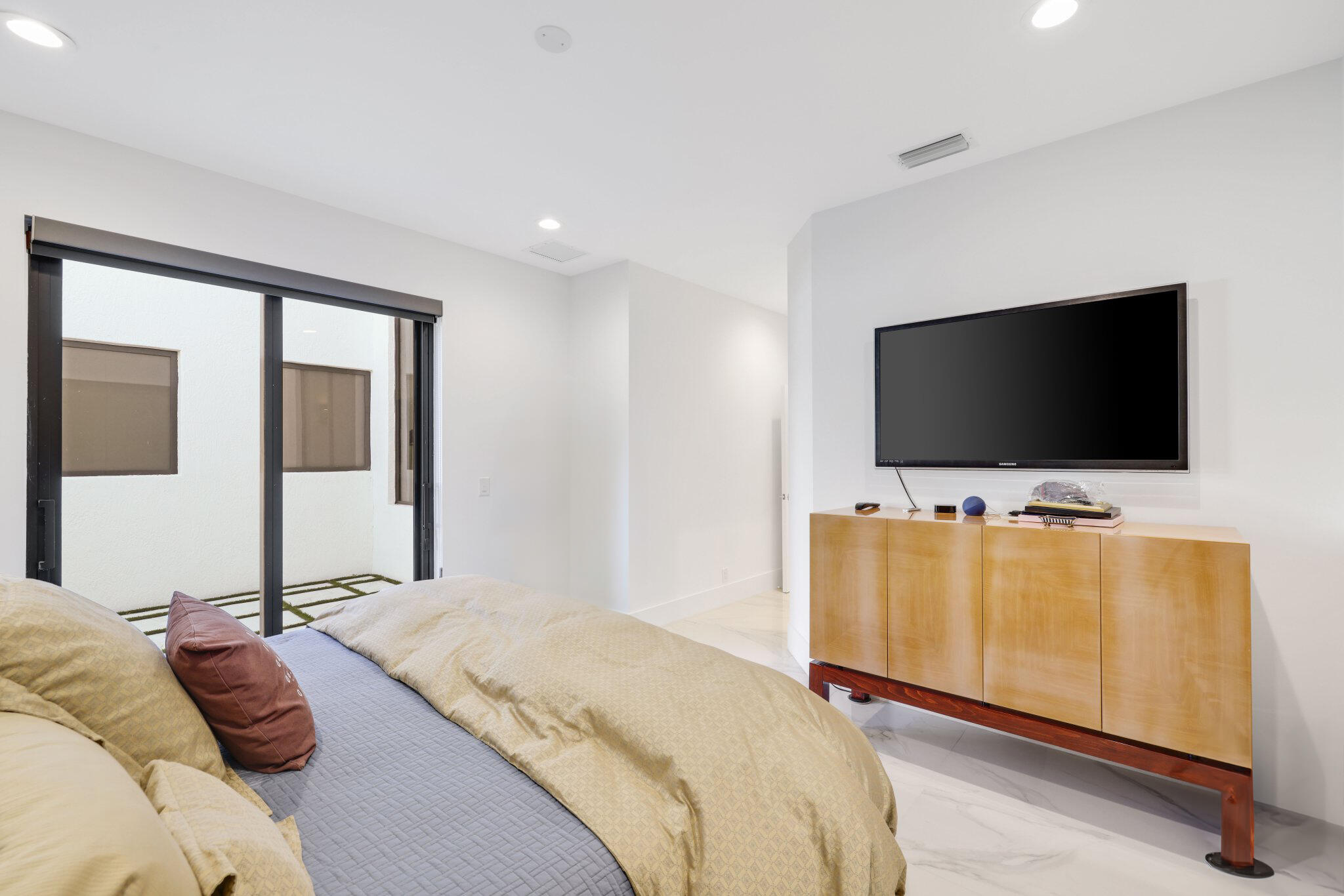 15934 Laurel Creek Drive