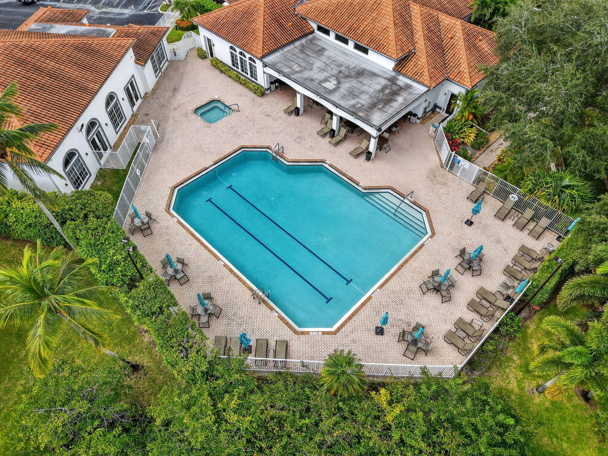 6032 Rossmoor Lakes Court