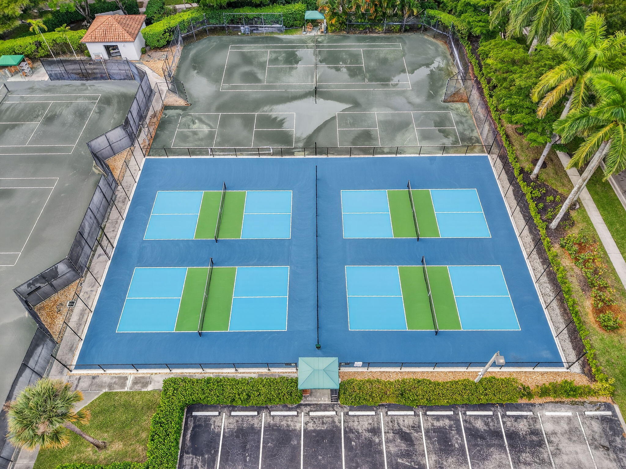 6032 Rossmoor Lakes Court