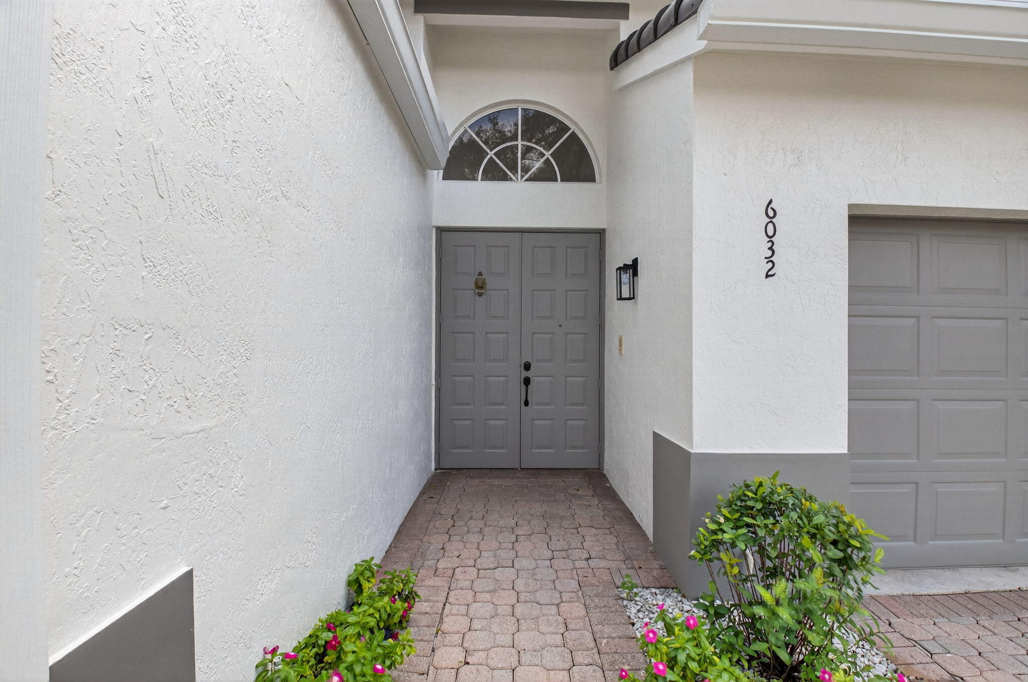 6032 Rossmoor Lakes Court