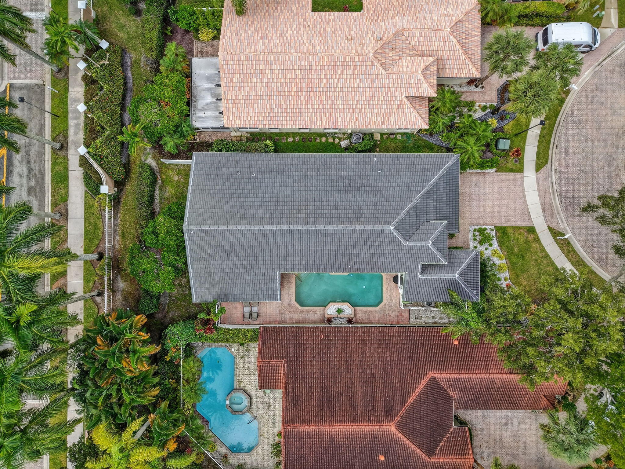 6032 Rossmoor Lakes Court