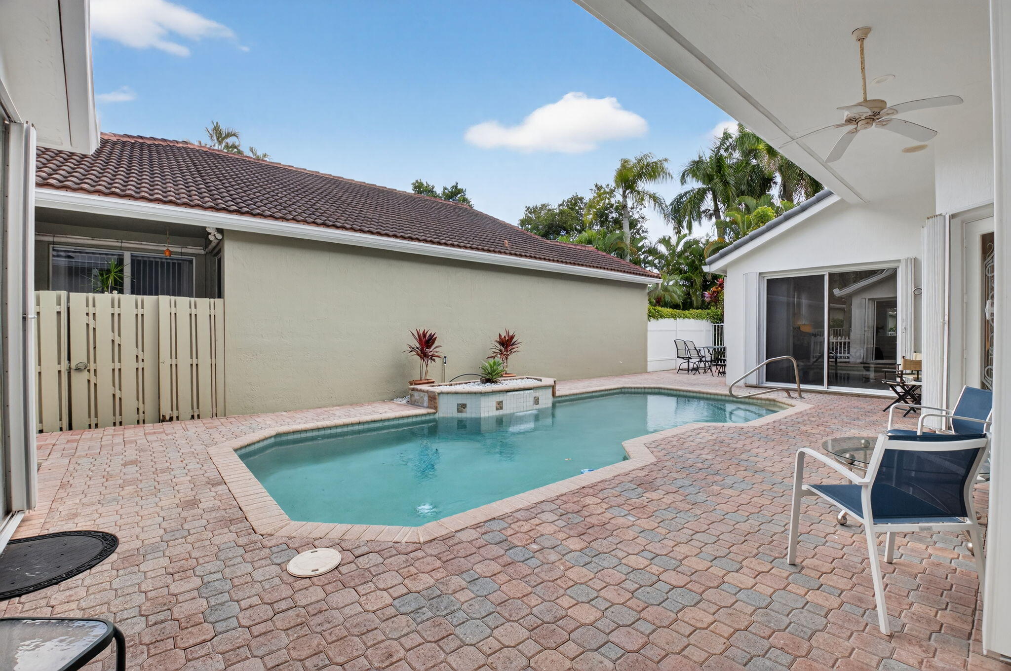 6032 Rossmoor Lakes Court