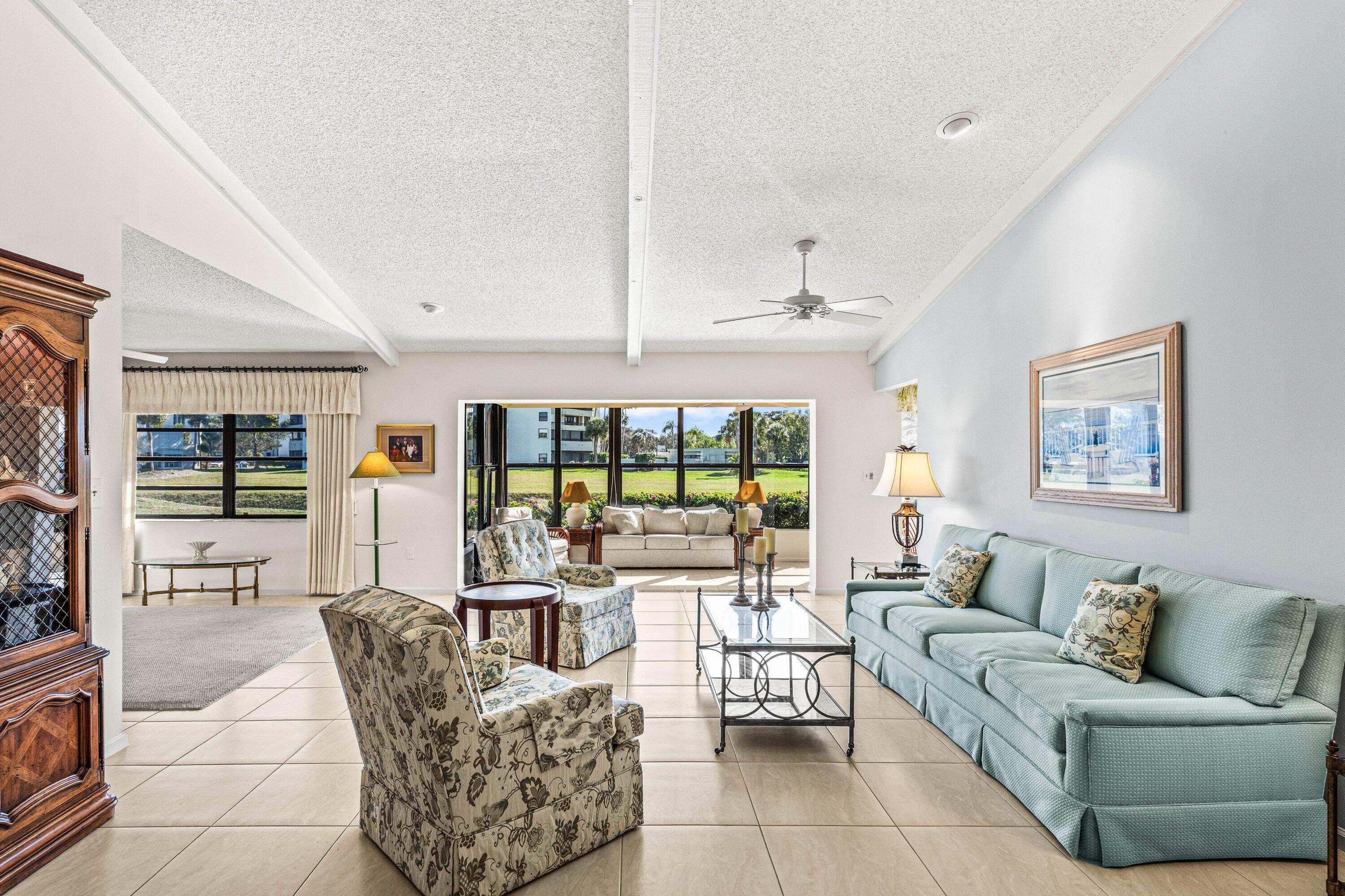 6426 Casabella Lane