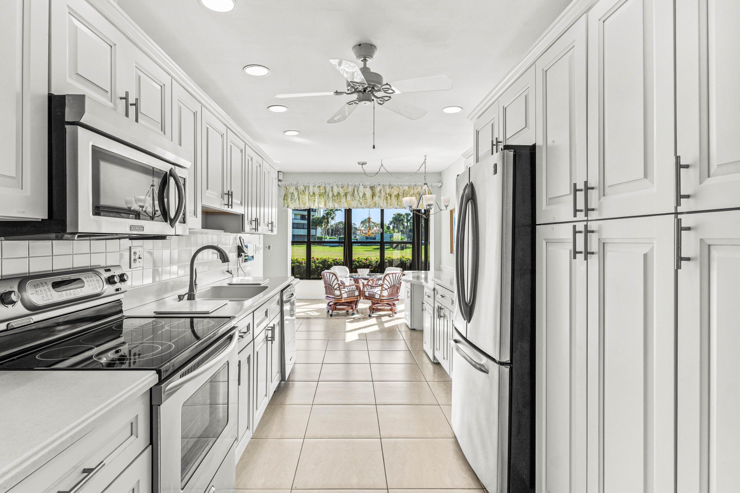 6426 Casabella Lane