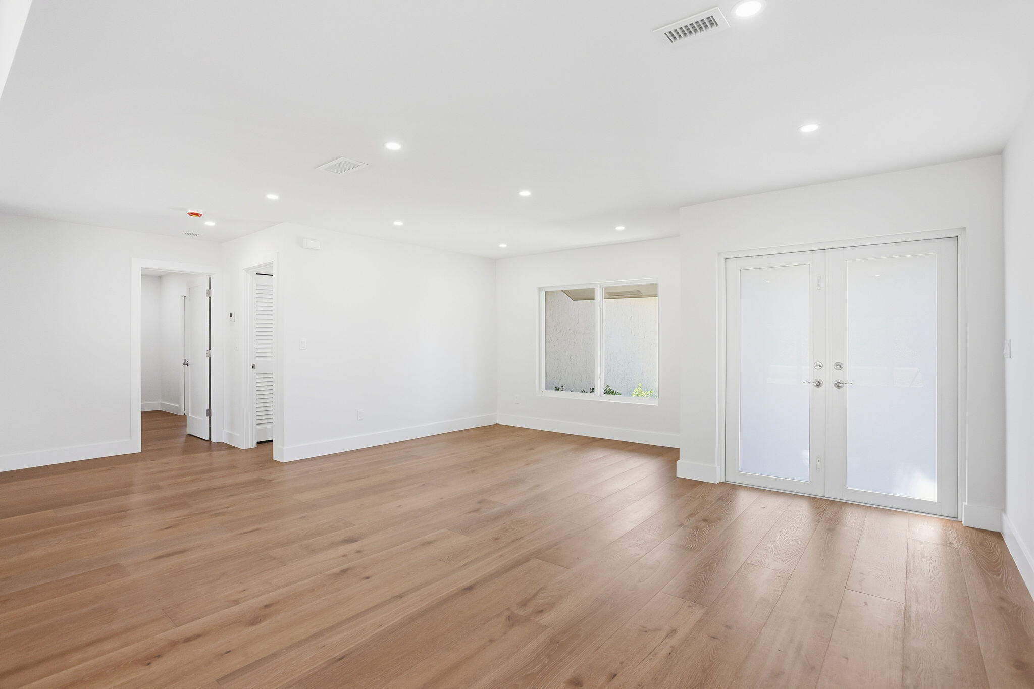 6389 Casabella Lane