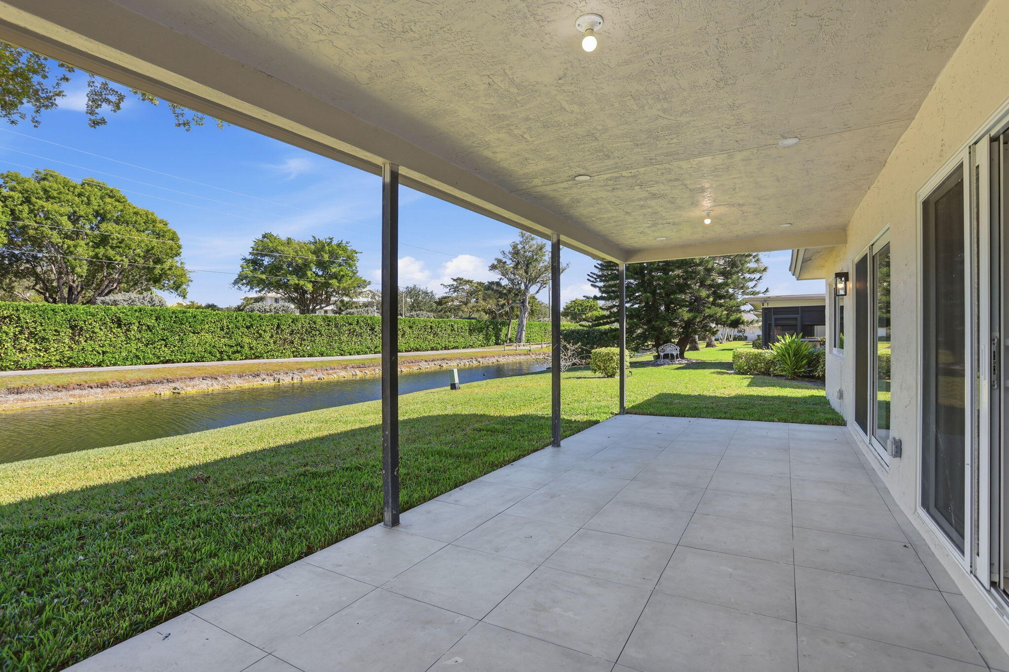 6389 Casabella Lane